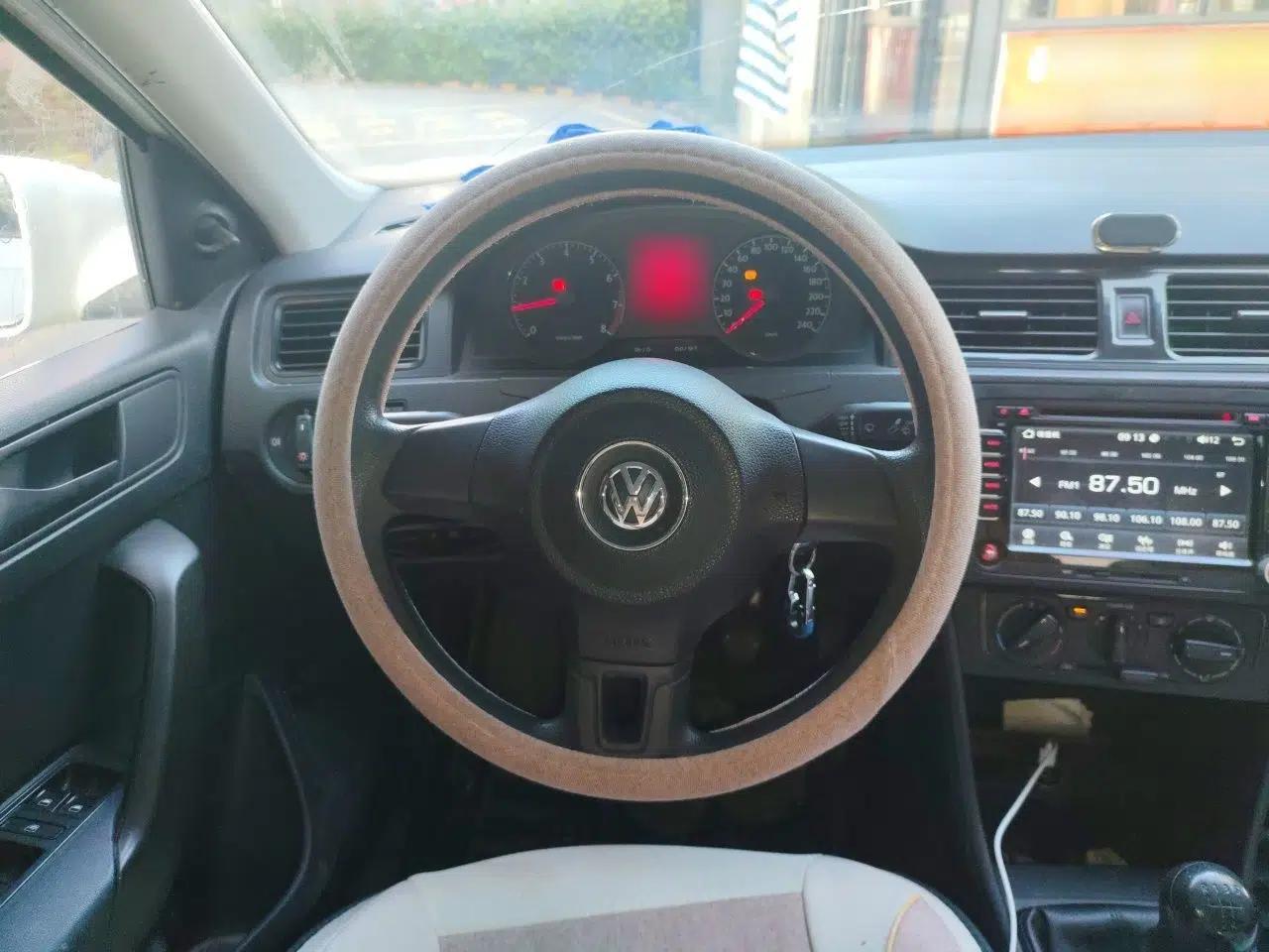 Volkswagen Santana 2015 1.6L Manual Fashion Edition — миниатюра 10