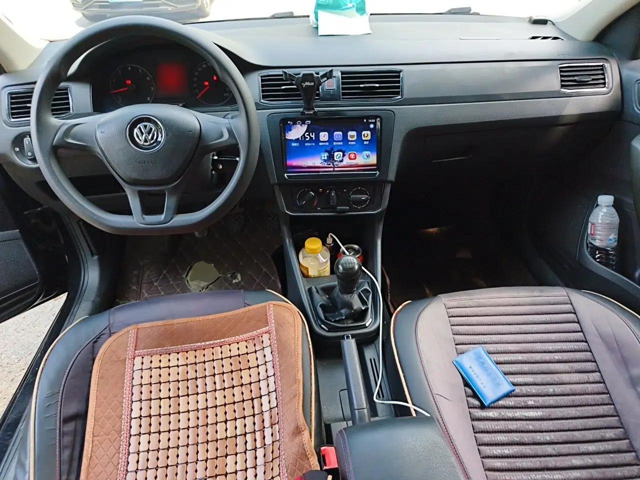 Volkswagen Santana 2016 1.6L Manual Fashion Edition — миниатюра 9
