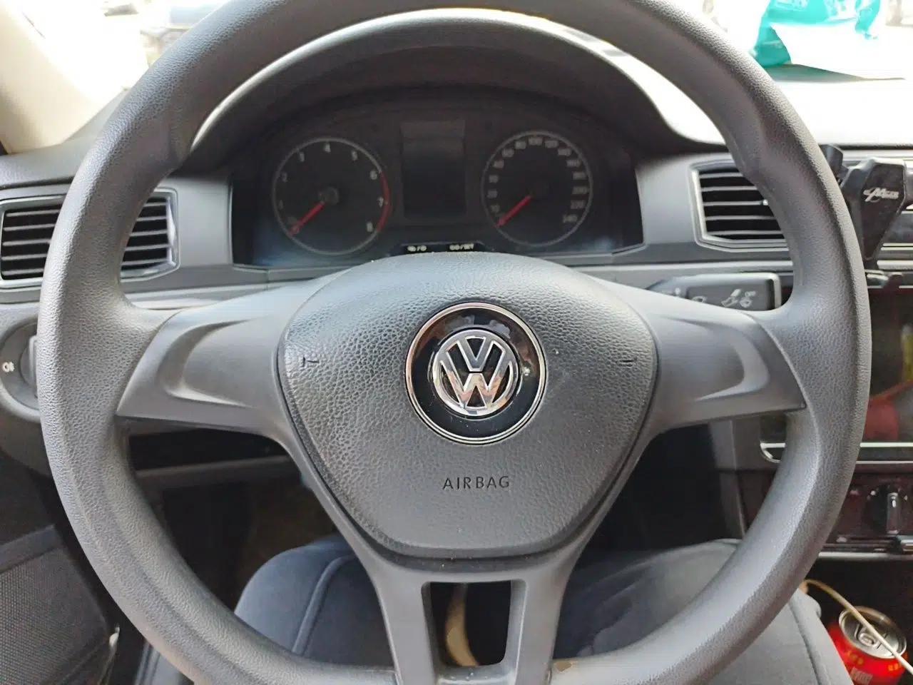 Volkswagen Santana 2016 1.6L Manual Fashion Edition — миниатюра 10