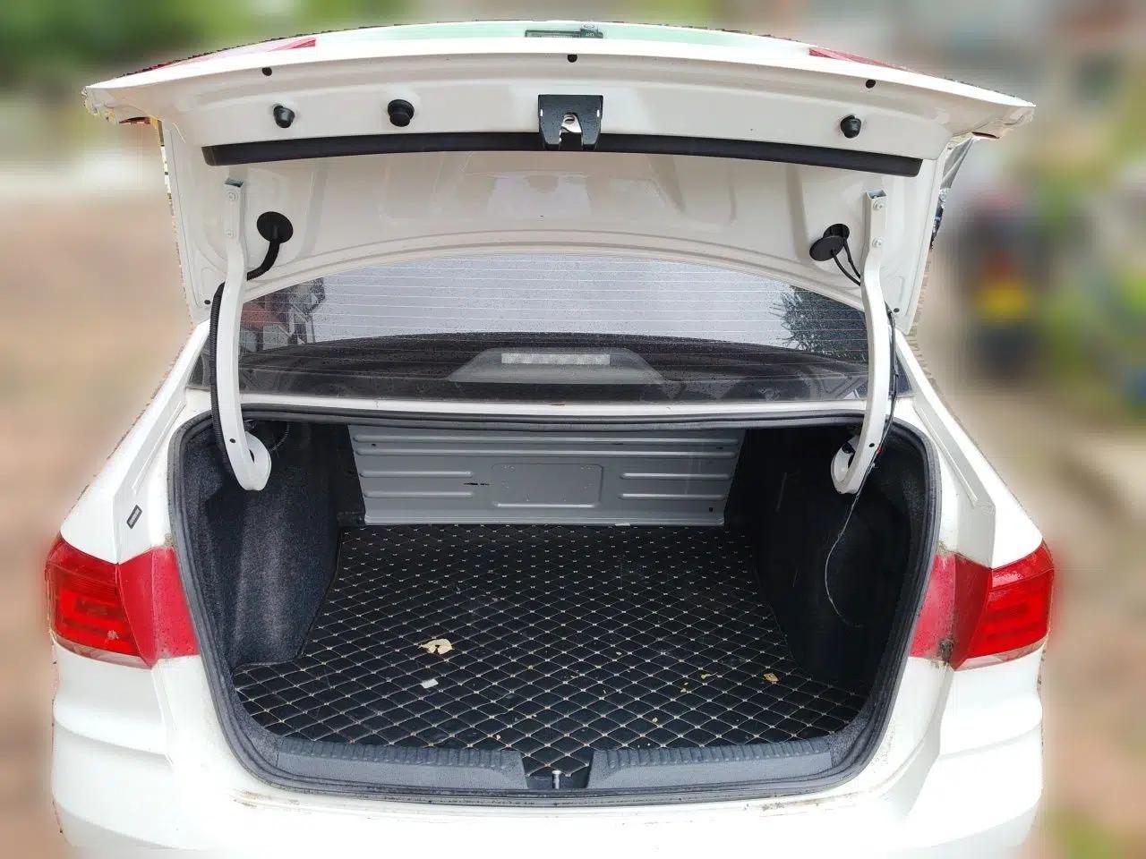 Volkswagen Santana 2019 1.5L Manual Fashion Edition China VI Standard — миниатюра 19