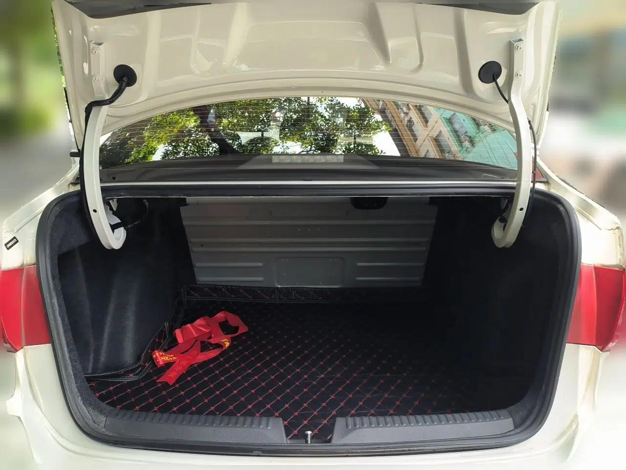 Volkswagen Santana 2019 1.5L Automatic Fashion Edition China VI — миниатюра 19