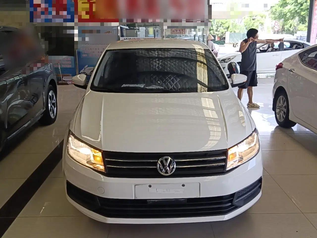 Volkswagen Santana 2016 1.6L Automatic Fashion Edition — миниатюра 2