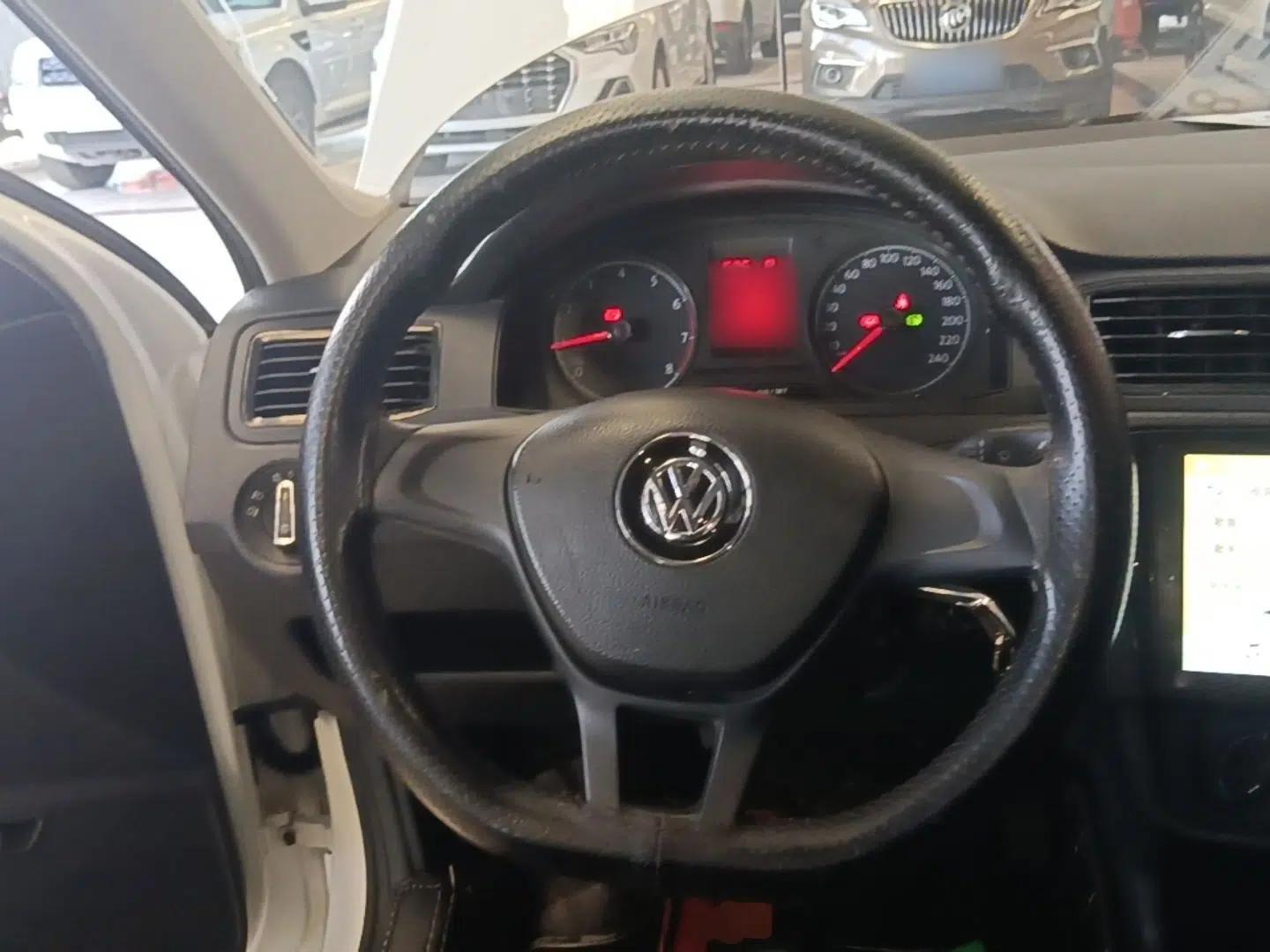 Volkswagen Santana 2016 1.6L Automatic Fashion Edition — миниатюра 18
