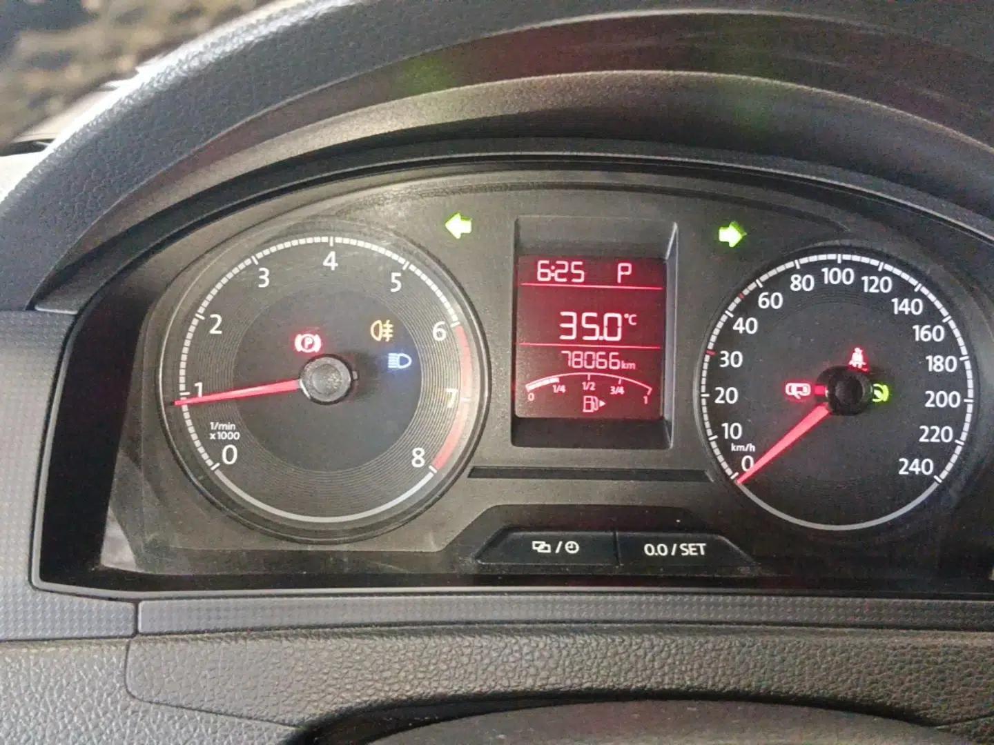 Volkswagen Santana 2016 1.6L Automatic Fashion Edition — миниатюра 19