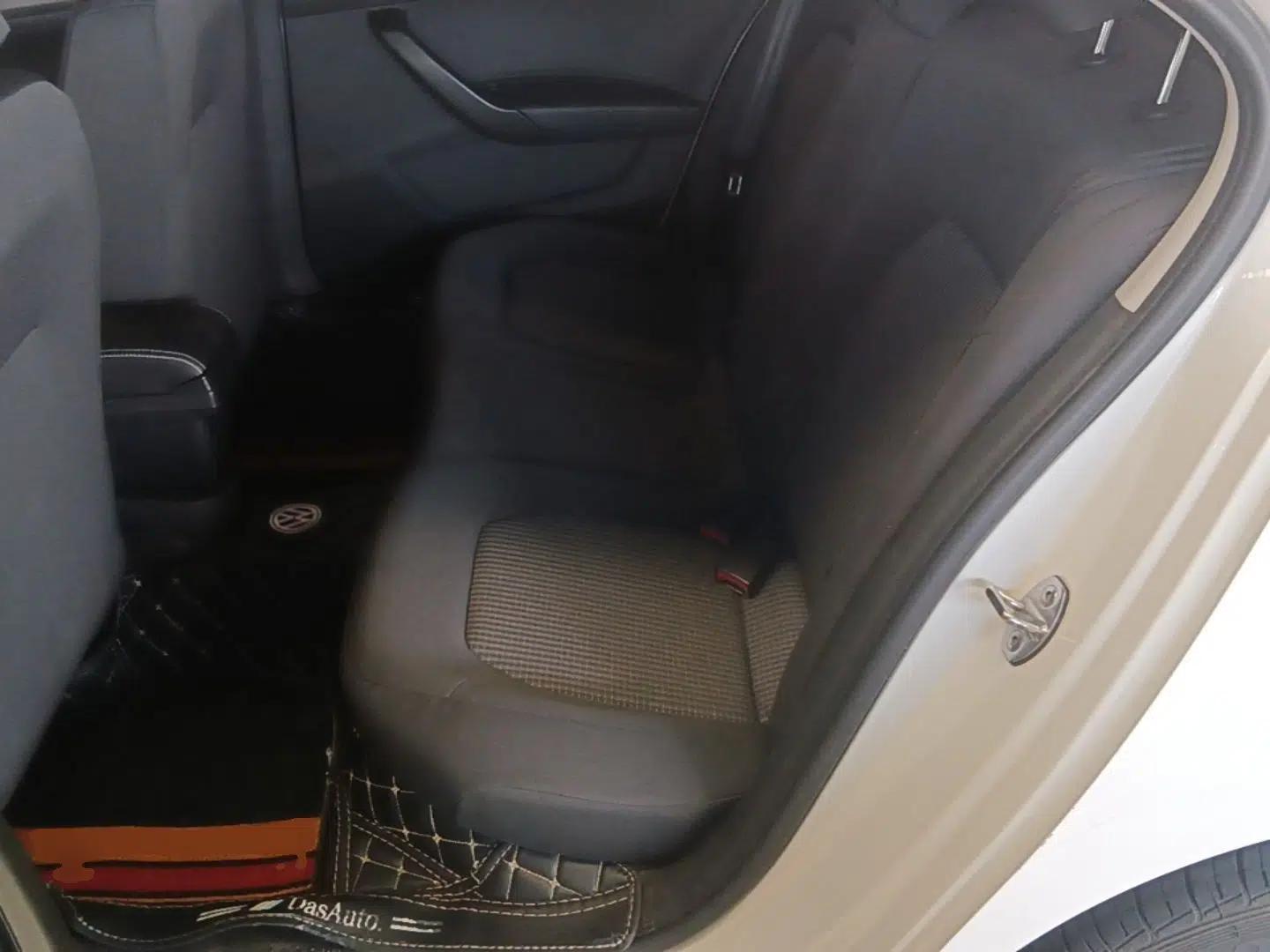 Volkswagen Santana 2016 1.6L Automatic Fashion Edition — миниатюра 25