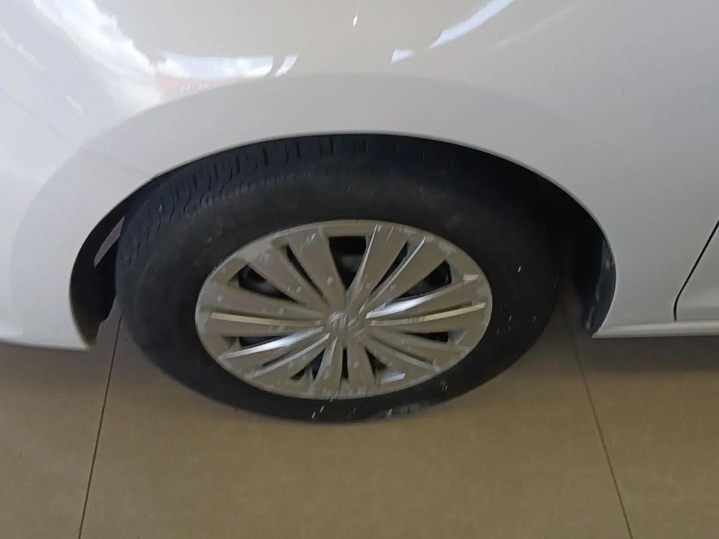 Volkswagen Santana 2016 1.6L Automatic Fashion Edition — миниатюра 10
