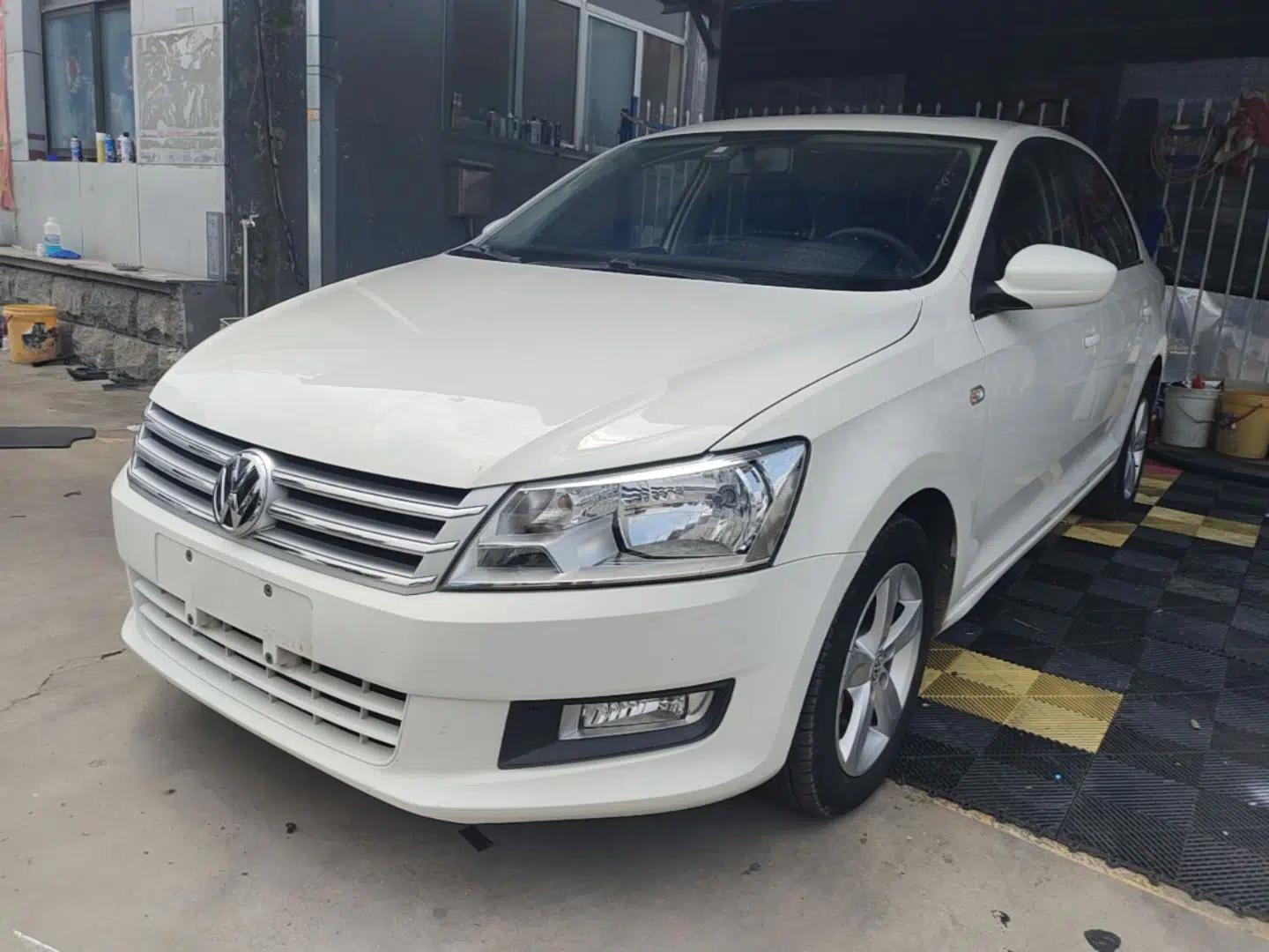Volkswagen Santana 2015 1.6L Automatic Comfort Edition — миниатюра 1