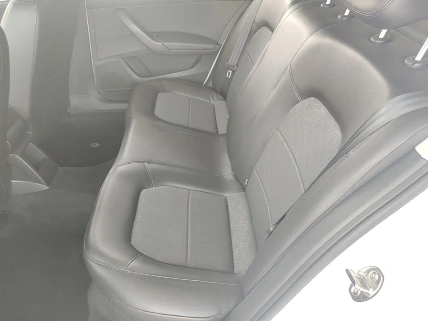 Volkswagen Santana 2015 1.6L Automatic Comfort Edition — миниатюра 25