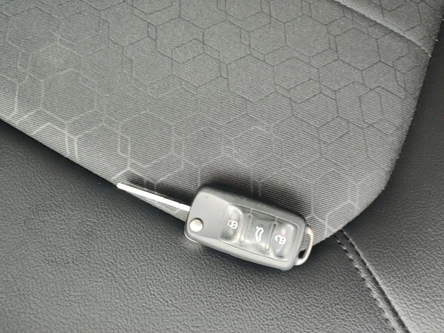 Volkswagen Santana 2015 1.6L Automatic Comfort Edition — миниатюра 28