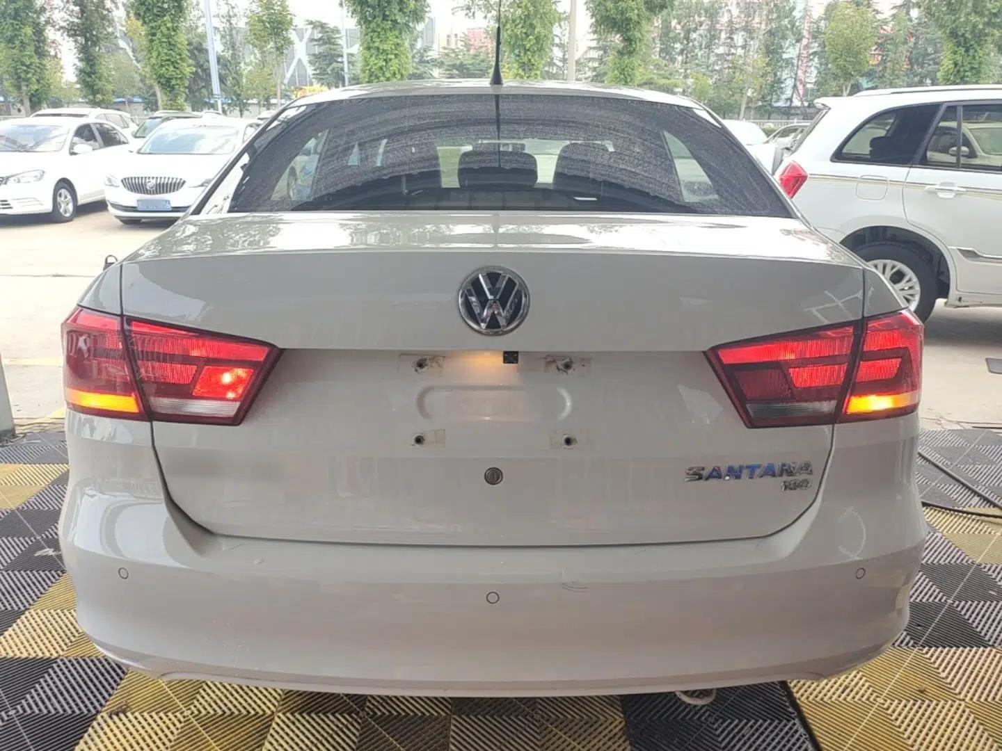 Volkswagen Santana 2015 1.6L Automatic Comfort Edition — миниатюра 5