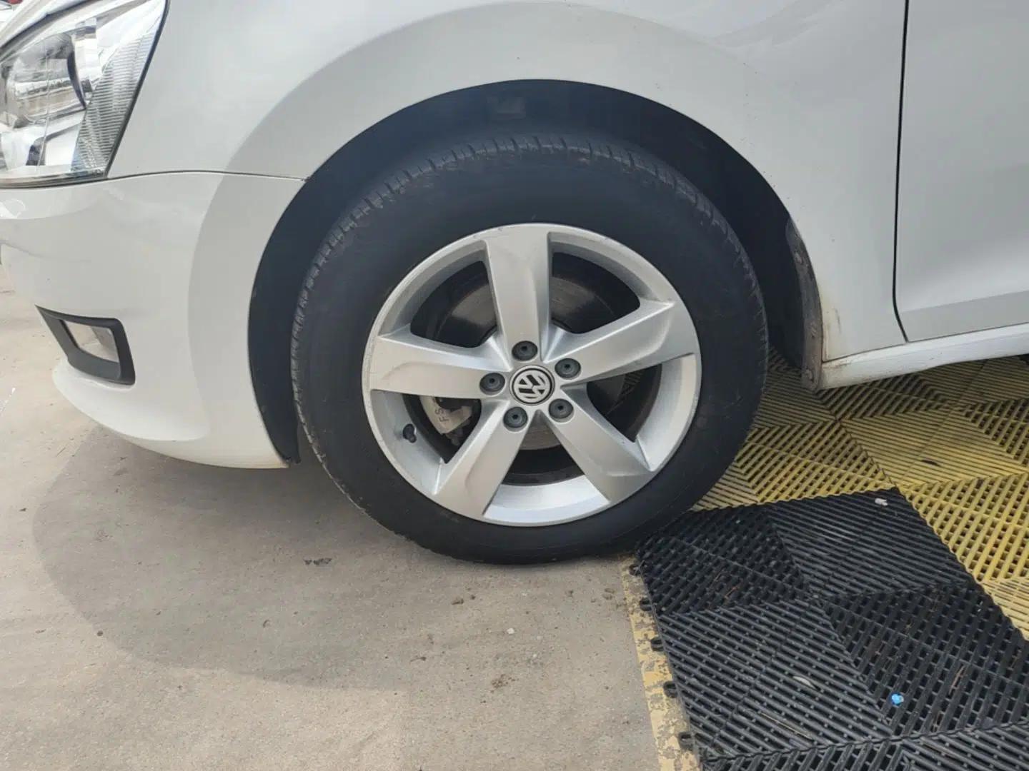 Volkswagen Santana 2015 1.6L Automatic Comfort Edition — миниатюра 10