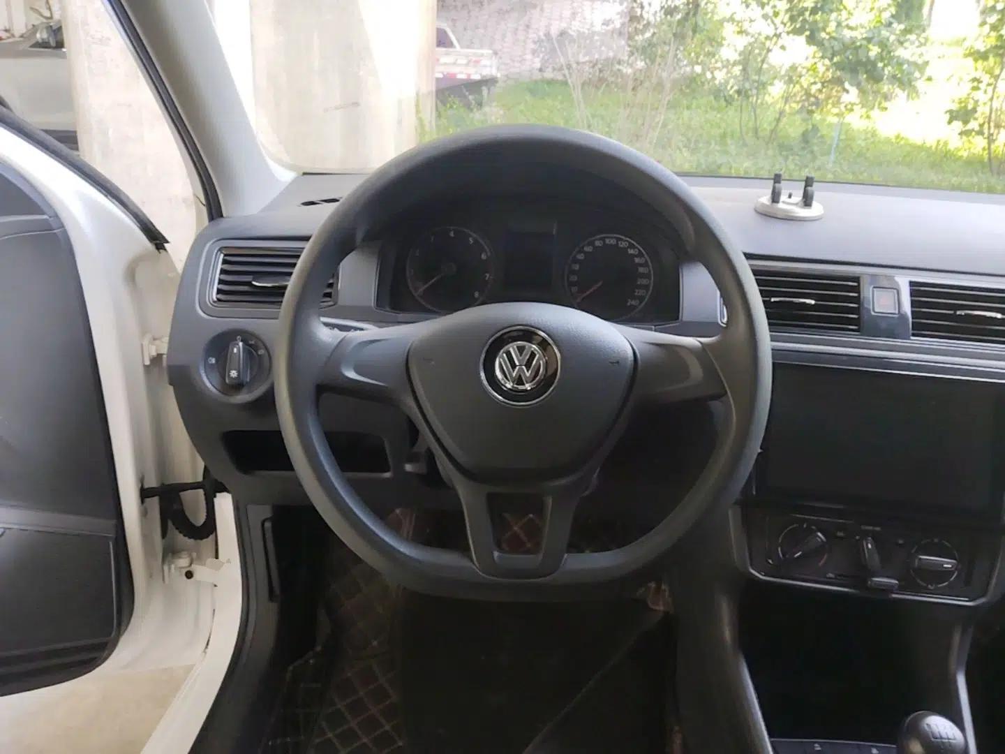 Volkswagen Santana 2021 1.5L Manual Fashion Edition — миниатюра 18