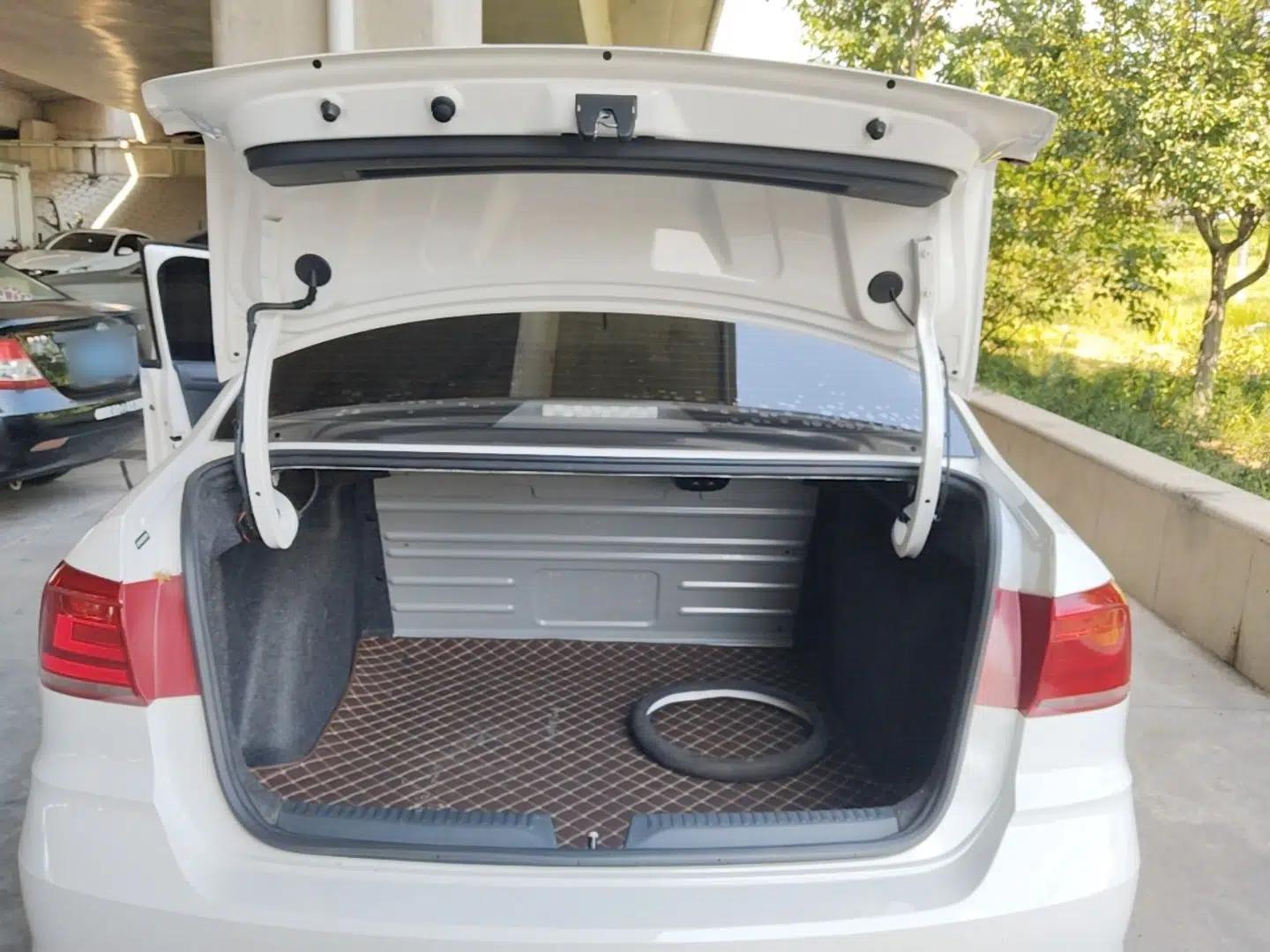 Volkswagen Santana 2021 1.5L Manual Fashion Edition — миниатюра 27