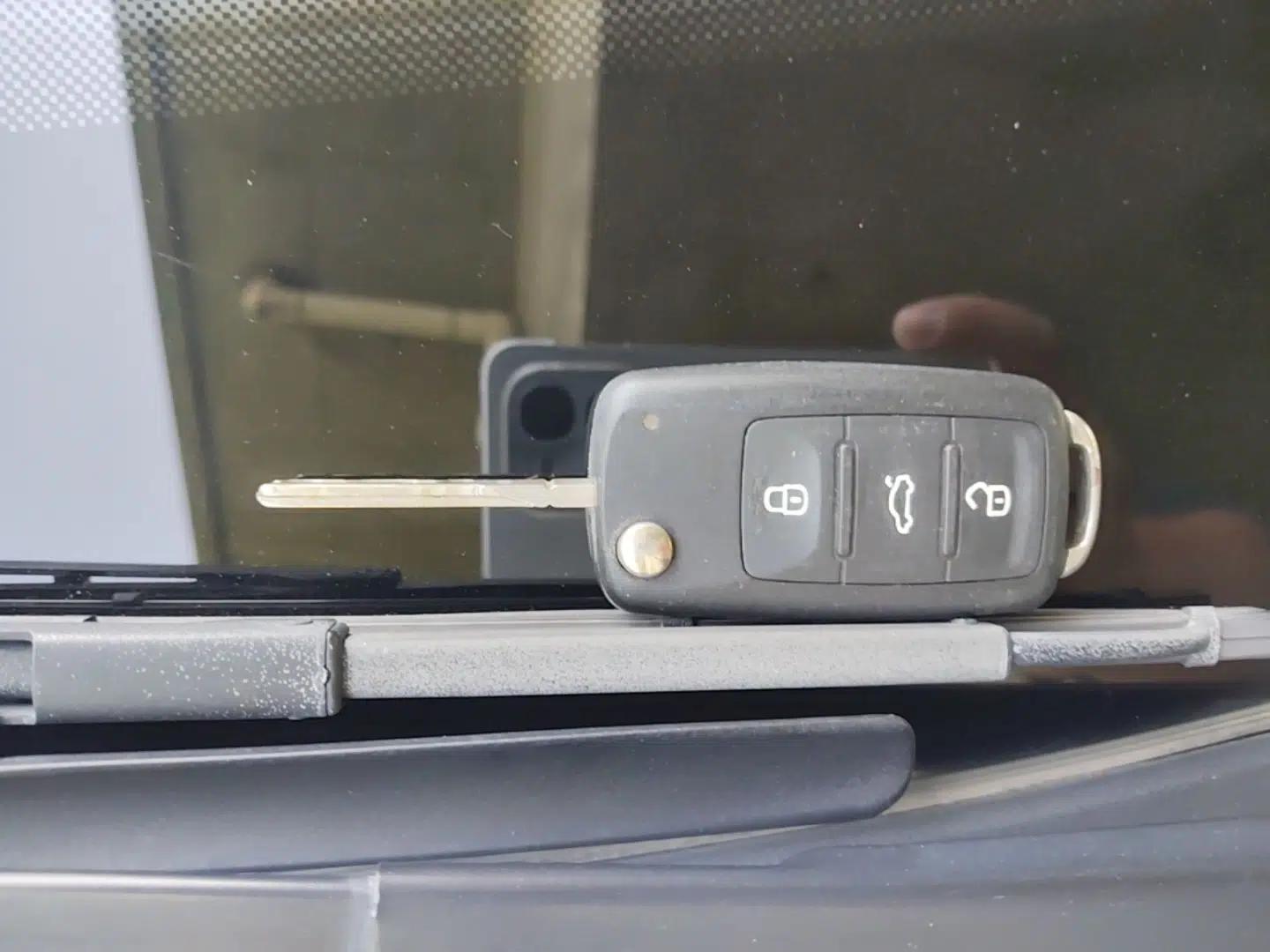 Volkswagen Santana 2021 1.5L Manual Fashion Edition — миниатюра 28