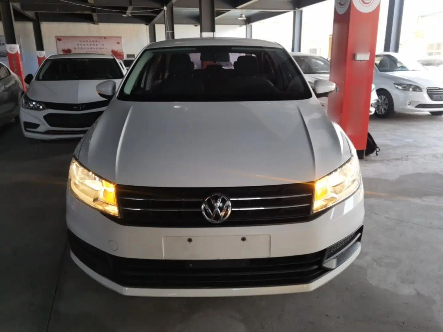 Volkswagen Santana 2018 1.5L Manual Fashion Edition — миниатюра 2