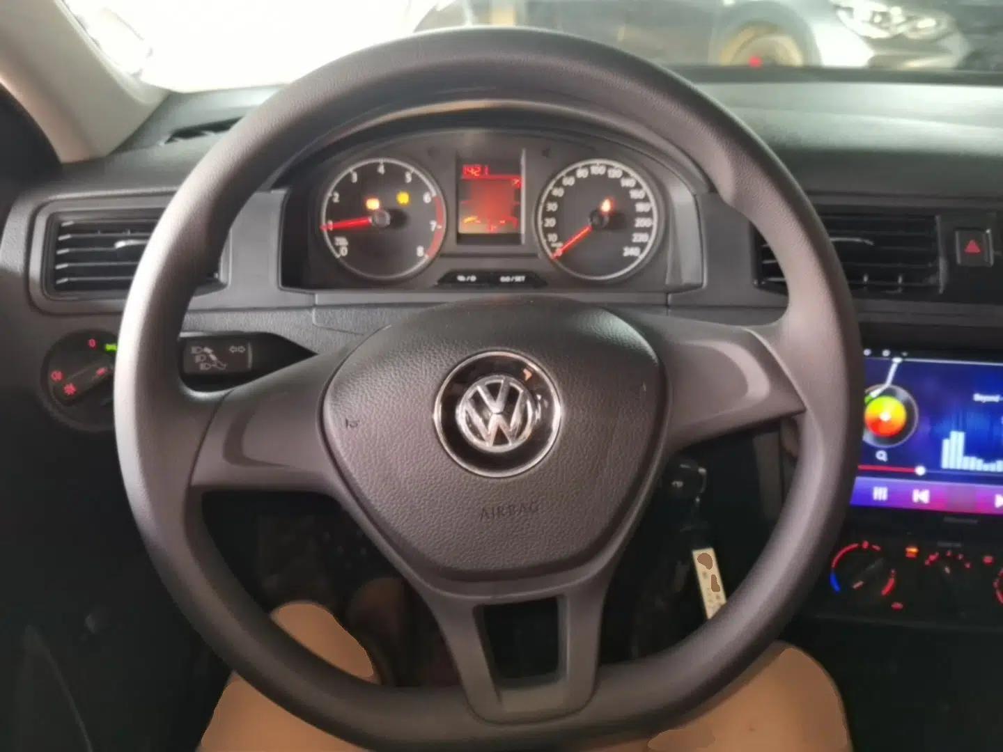 Volkswagen Santana 2018 1.5L Manual Fashion Edition — миниатюра 18