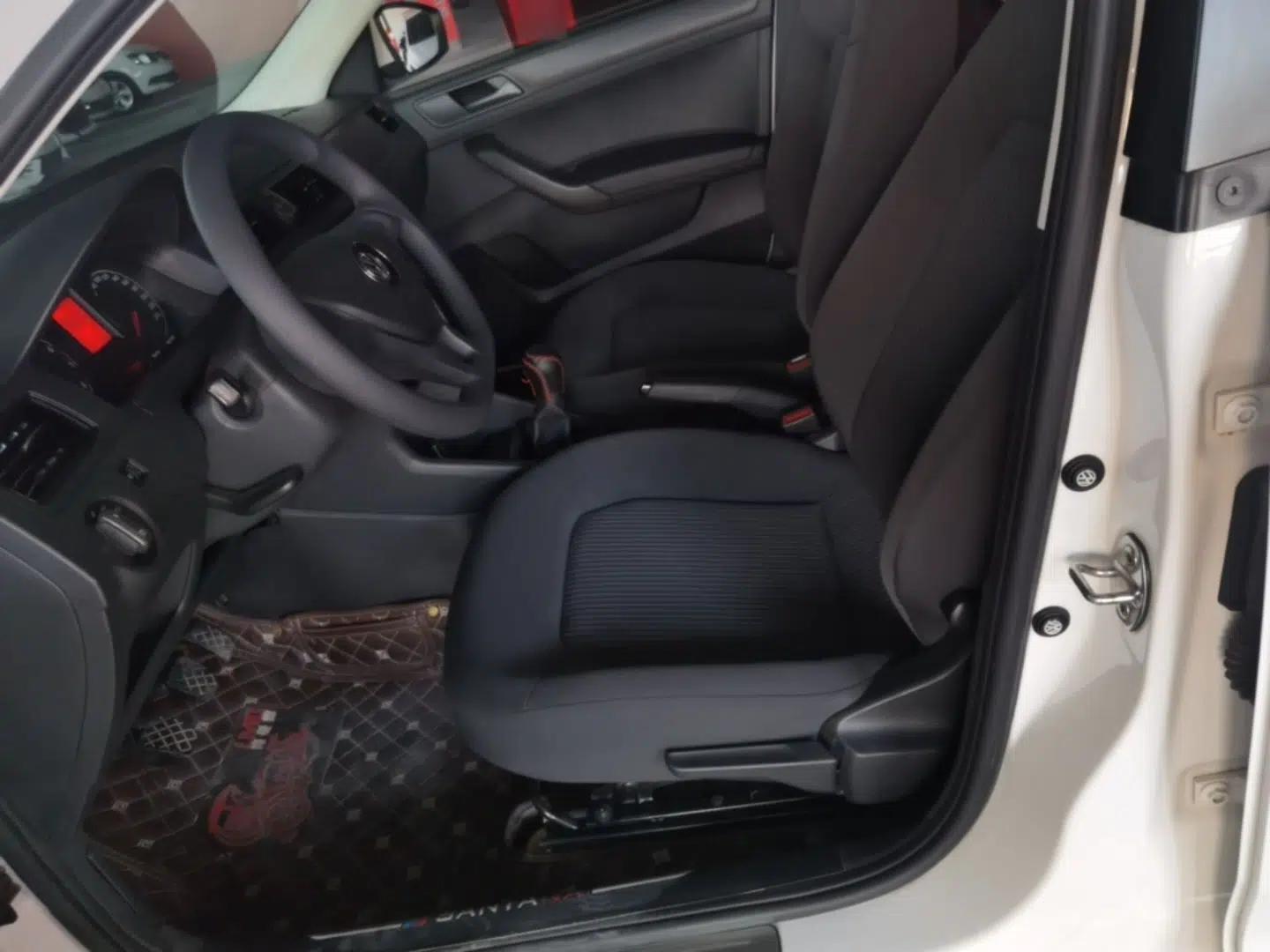 Volkswagen Santana 2018 1.5L Manual Fashion Edition — миниатюра 22