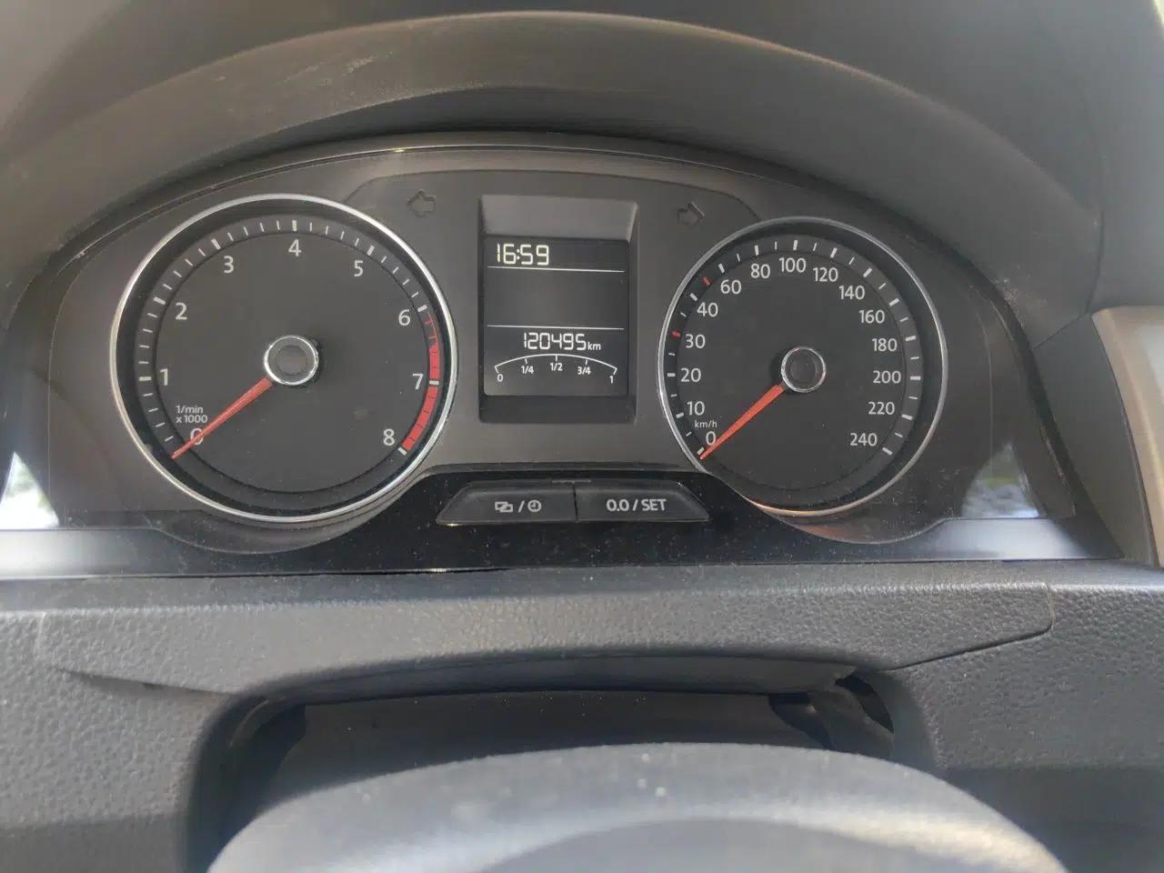 Volkswagen Santana 2015 Haval H6 1.6L Automatic Comfort Model — миниатюра 11