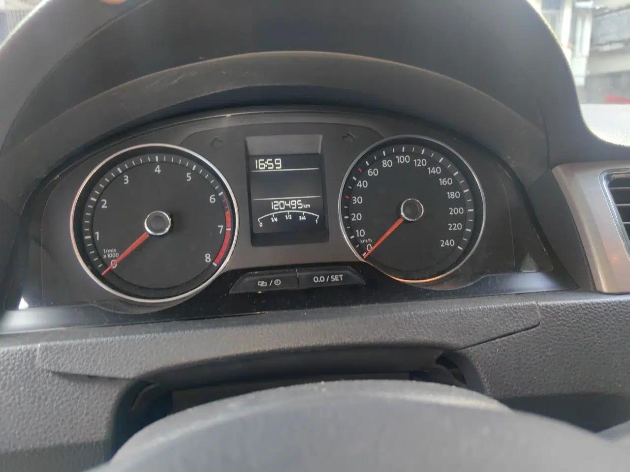 Volkswagen Santana 2015 Haval H6 1.6L Automatic Comfort Model — миниатюра 12