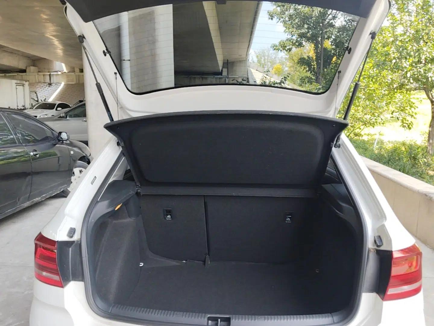 Volkswagen Santana 2015 Haval H6 1.6L Automatic Comfort Model — миниатюра 27