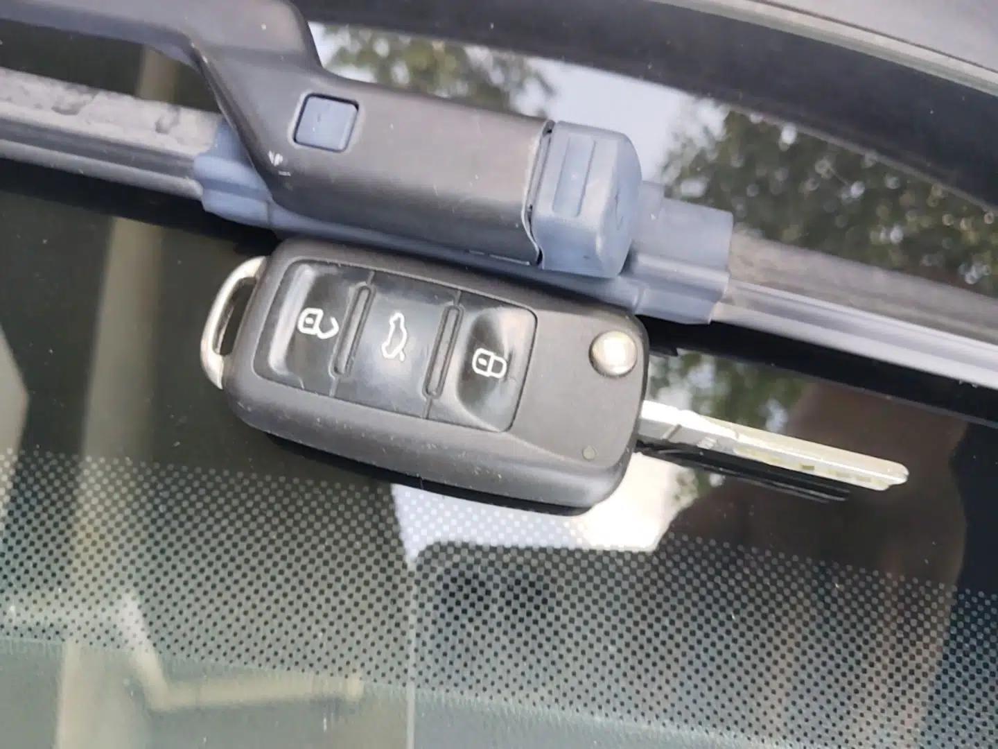 Volkswagen Santana 2015 Haval H6 1.6L Automatic Comfort Model — миниатюра 28