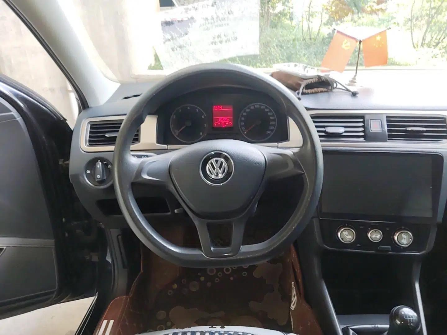 Volkswagen Santana 2016 1.4L Manual Fashion Edition — миниатюра 13