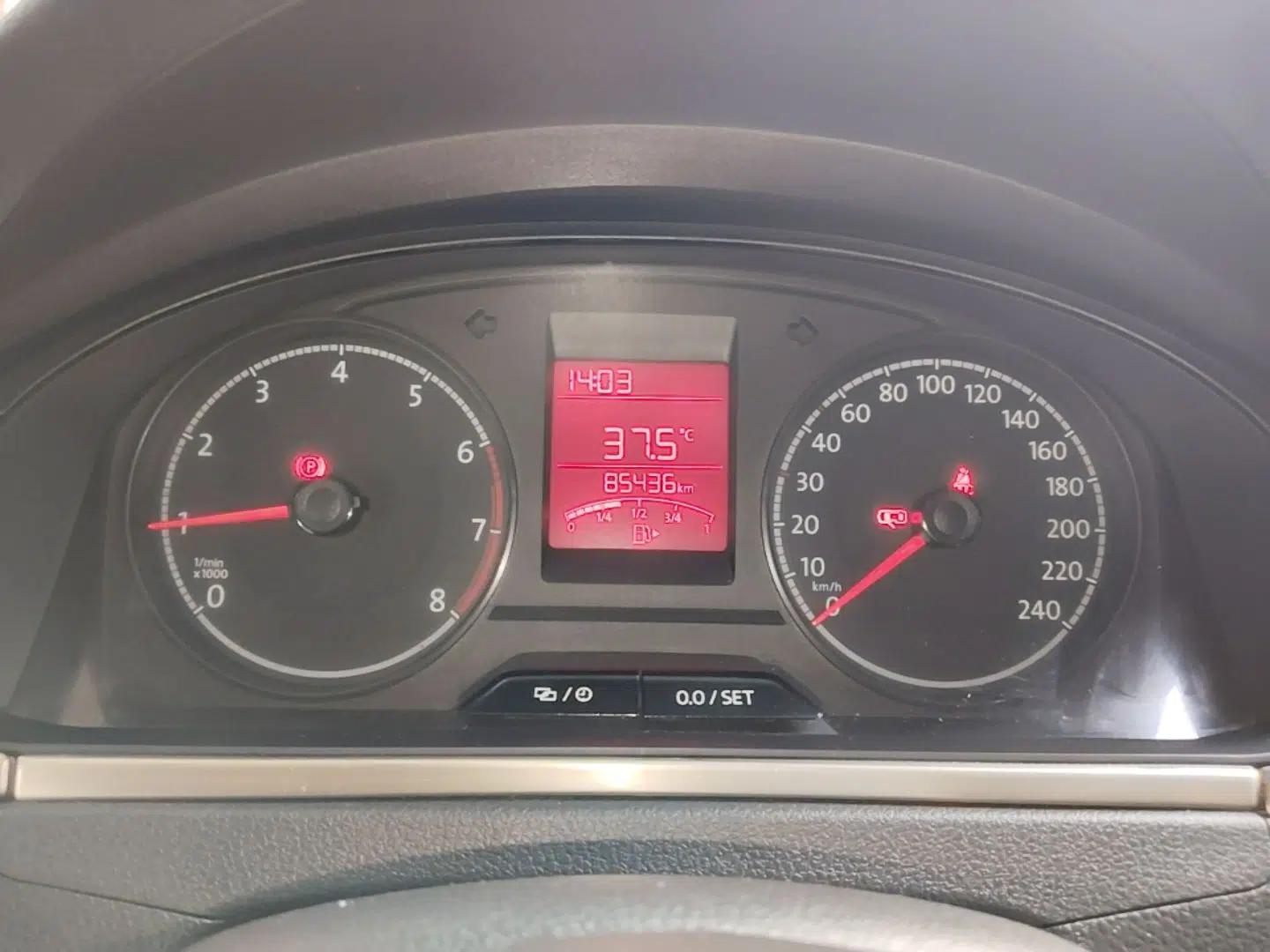 Volkswagen Santana 2016 1.4L Manual Fashion Edition — миниатюра 14