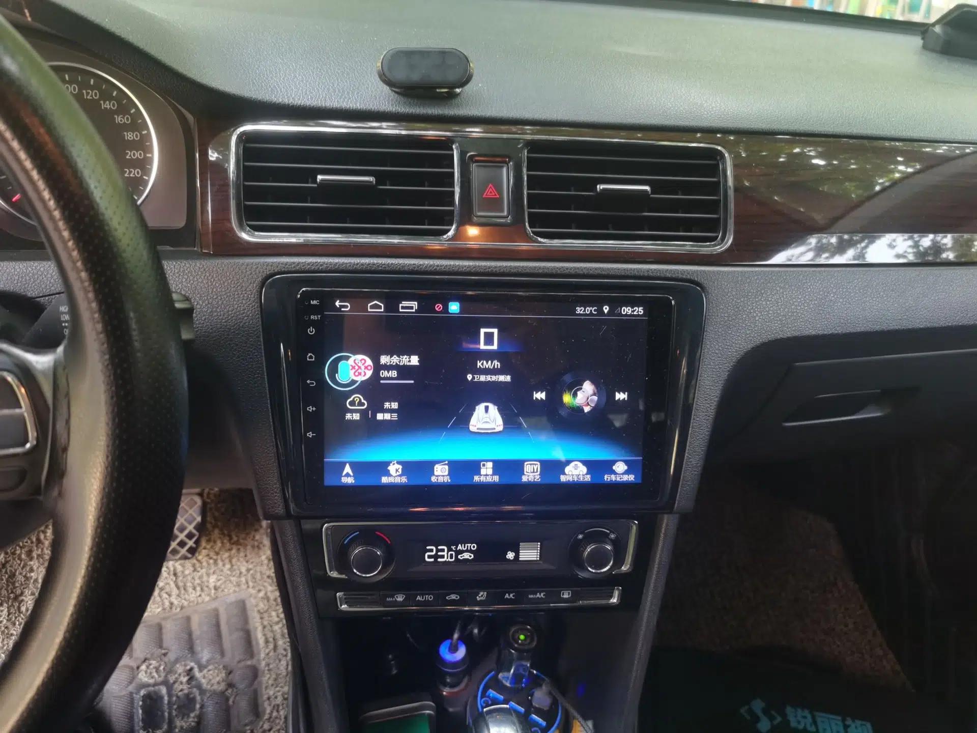 Volkswagen Santana 2015 1.6L Automatic Luxury Edition — миниатюра 13