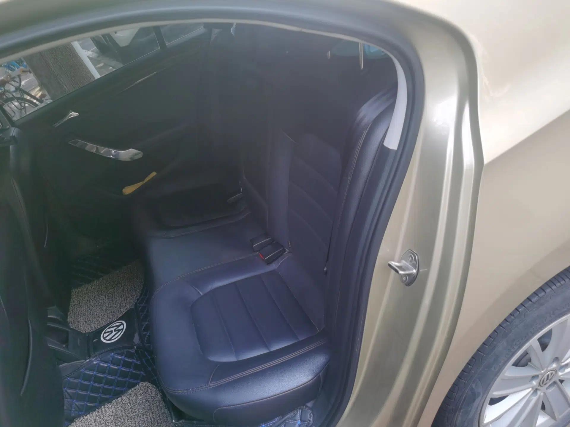 Volkswagen Santana 2015 1.6L Automatic Luxury Edition — миниатюра 17