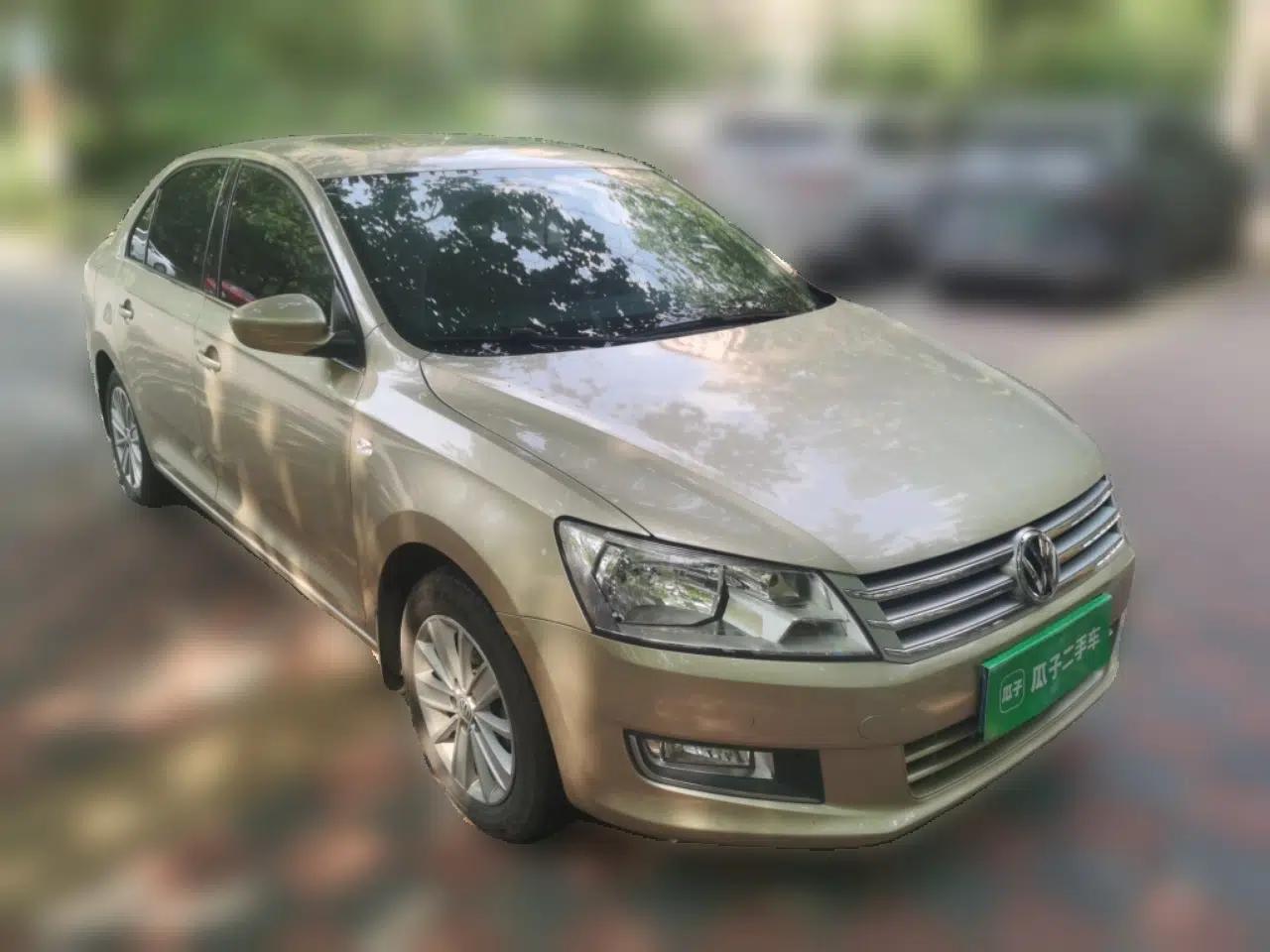 Volkswagen Santana 2015 1.6L Automatic Luxury Edition — миниатюра 3