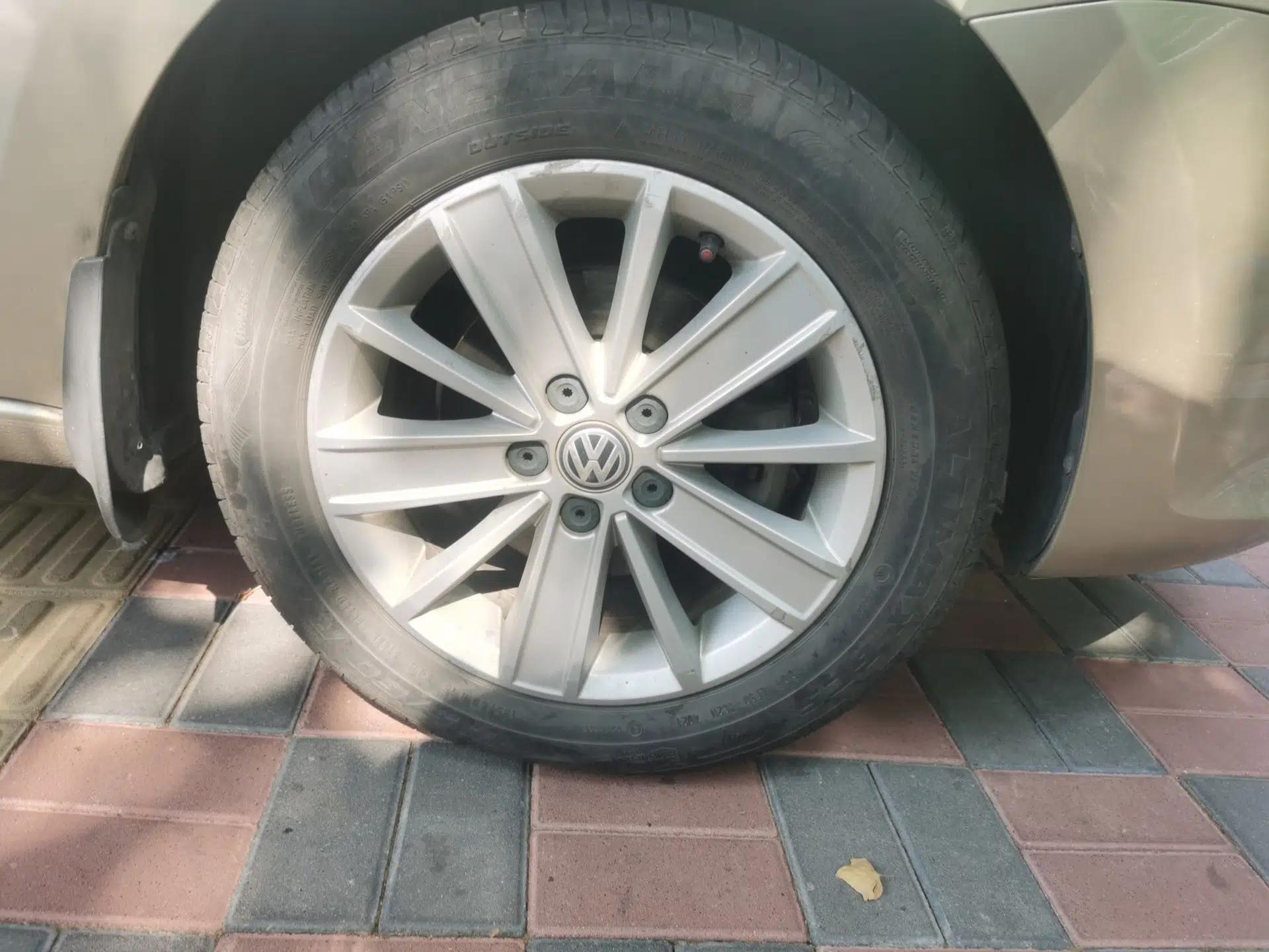 Volkswagen Santana 2015 1.6L Automatic Luxury Edition — миниатюра 8