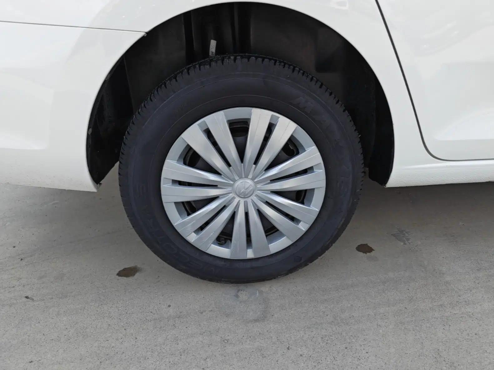 Volkswagen Santana 2021 1.5L Automatic Fashion Edition — миниатюра 11
