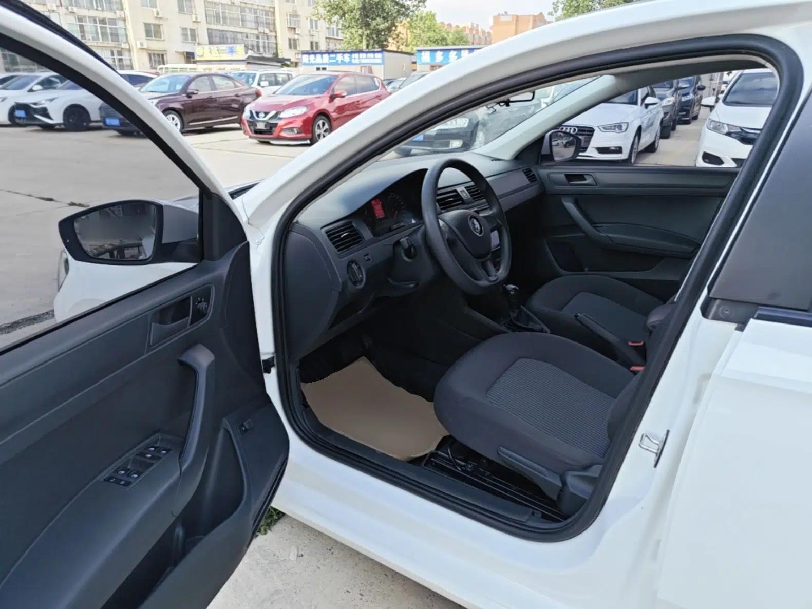 Volkswagen Santana 2021 1.5L Automatic Fashion Edition — миниатюра 23
