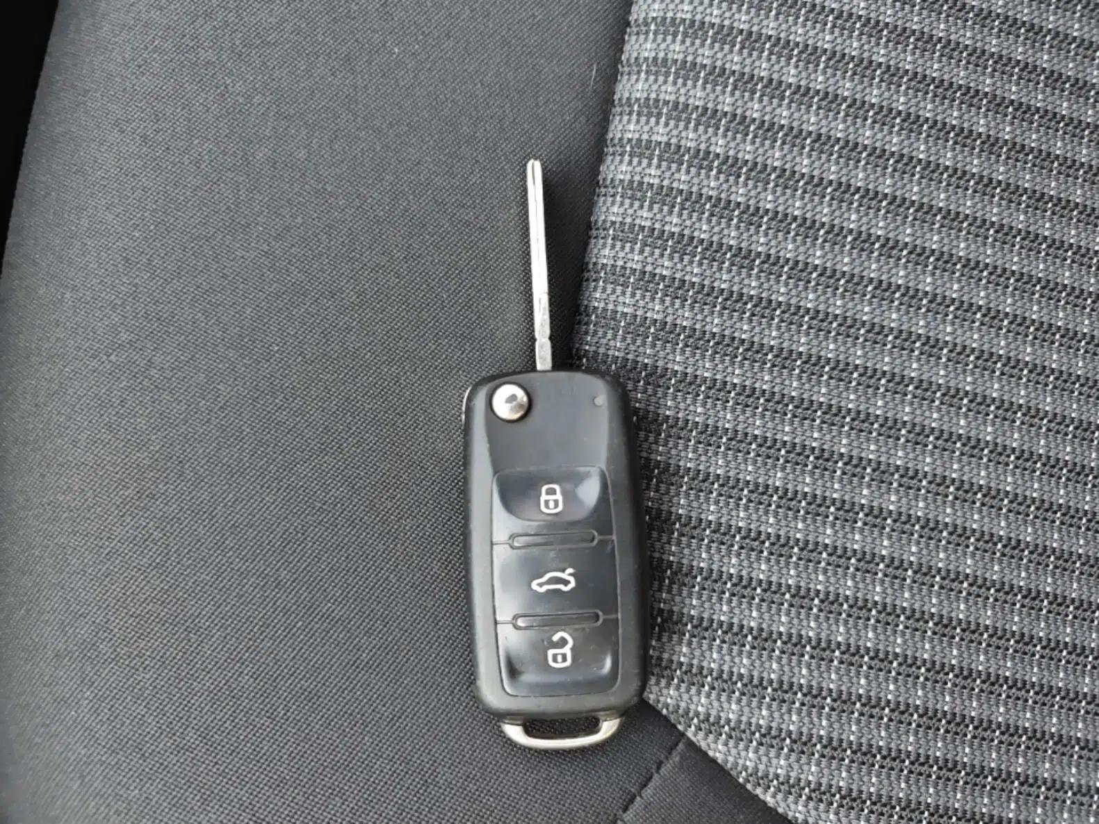 Volkswagen Santana 2021 1.5L Automatic Fashion Edition — миниатюра 28