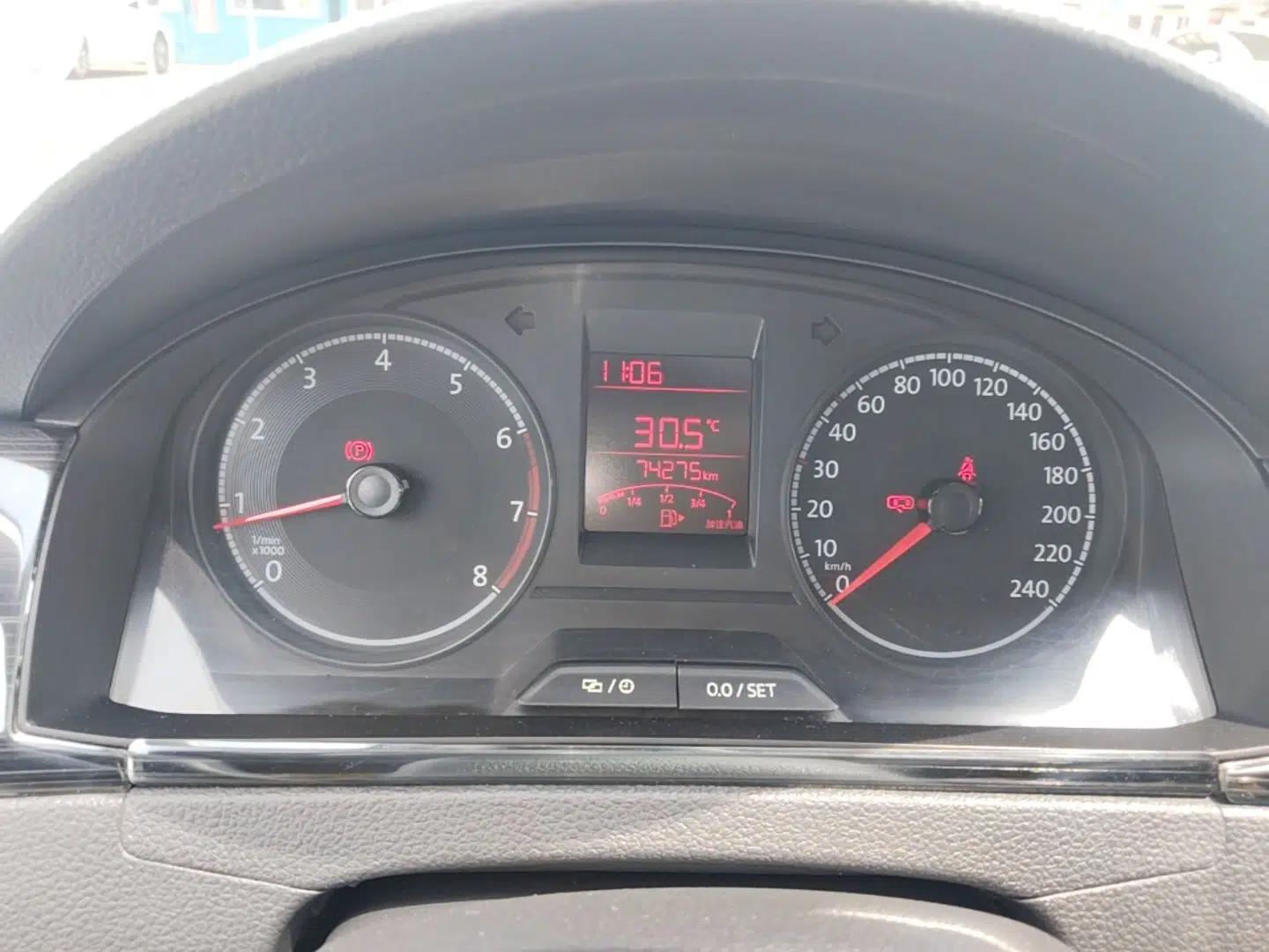 Volkswagen Santana 2021 1.5L Manual Fashion Edition — миниатюра 14
