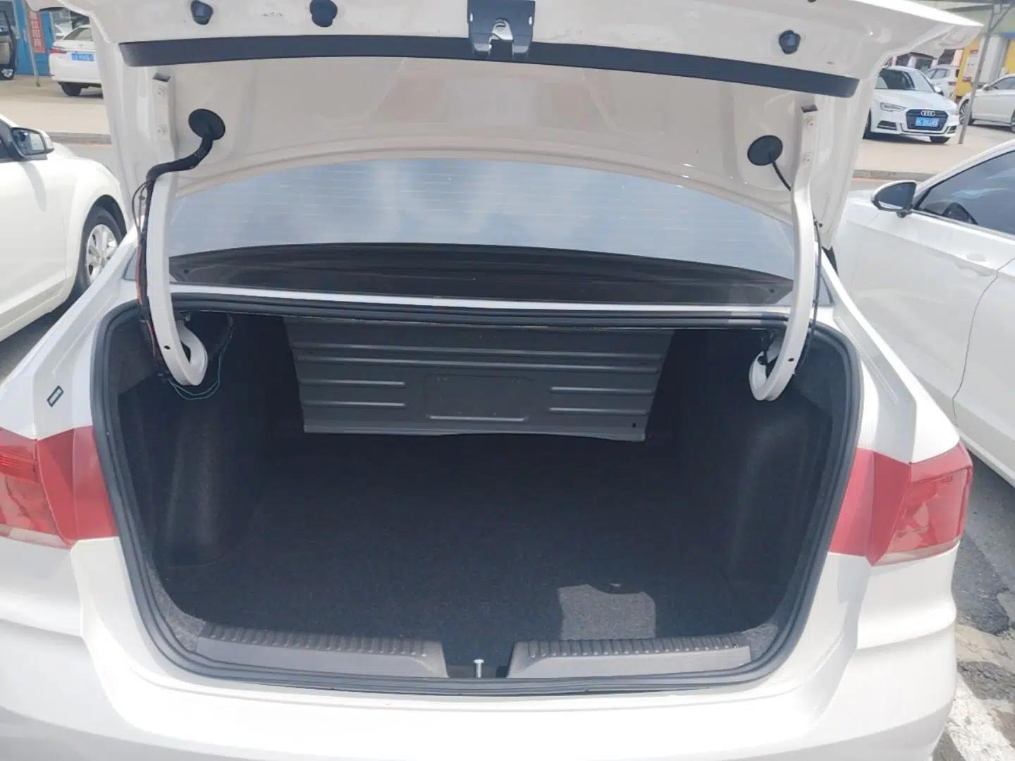 Volkswagen Santana 2021 1.5L Manual Fashion Edition — миниатюра 22