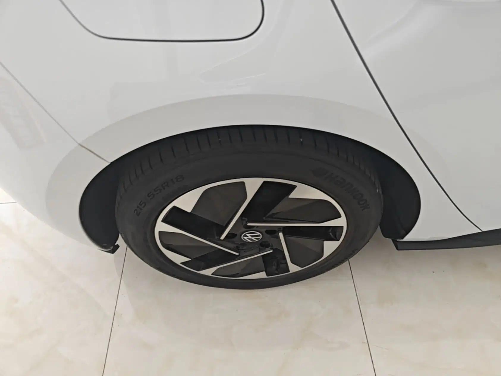 Volkswagen ID.3 2024 Outstanding Edition — миниатюра 11