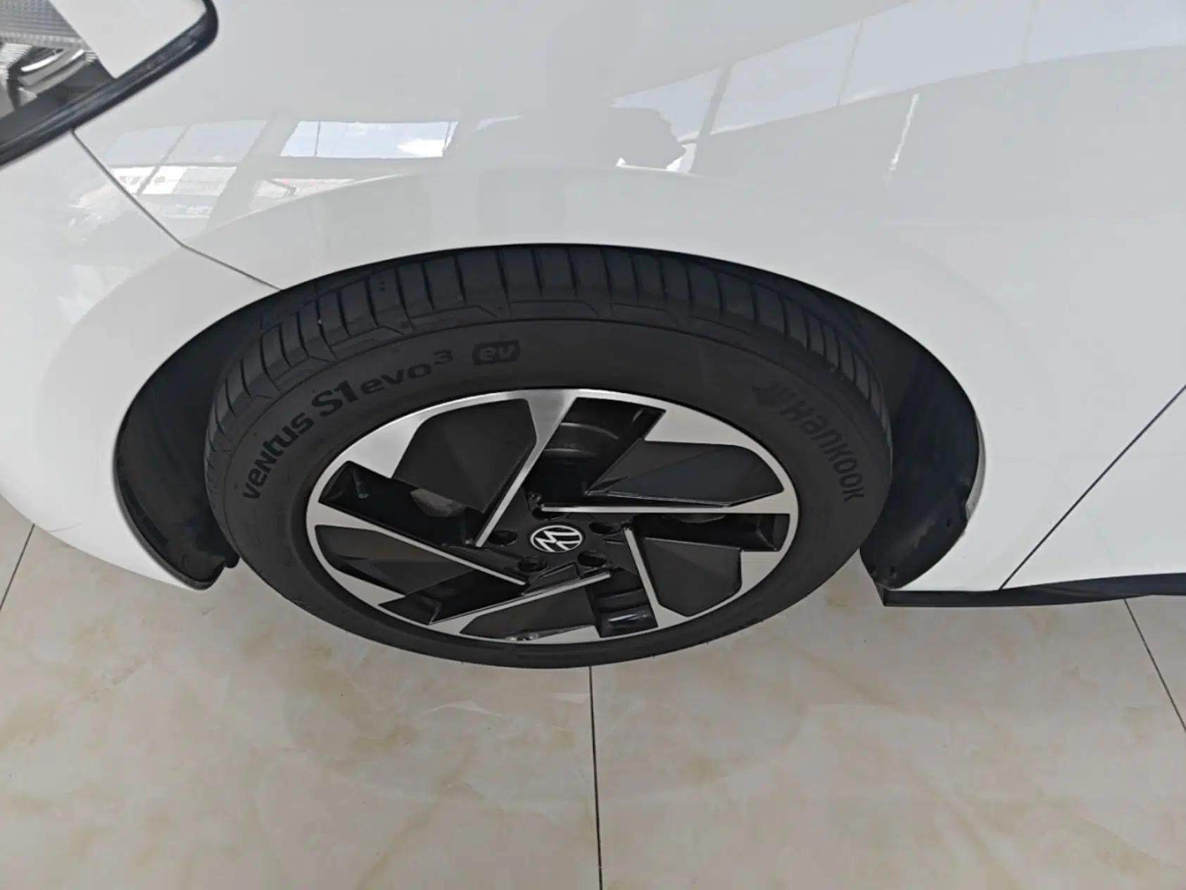 Volkswagen ID.3 2024 Outstanding Edition — миниатюра 15