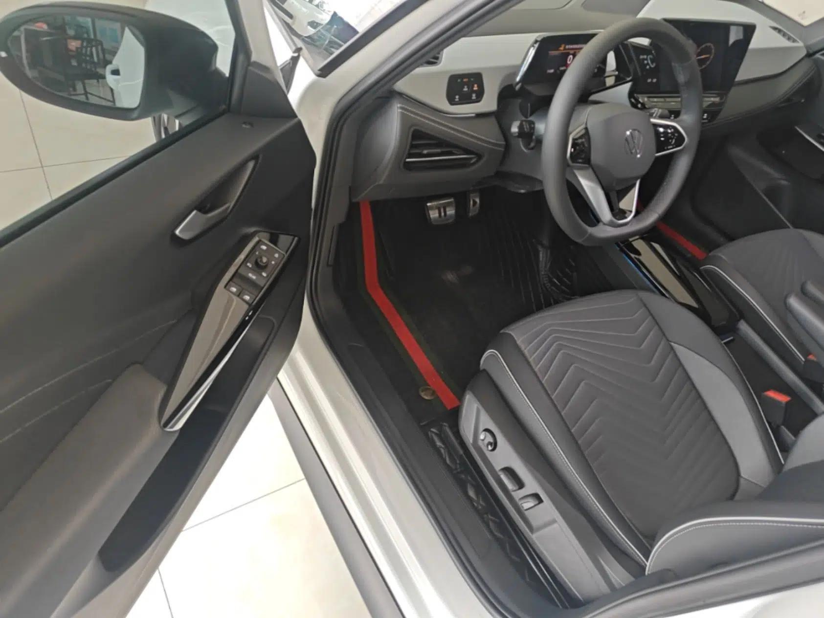 Volkswagen ID.3 2024 Outstanding Edition — миниатюра 23