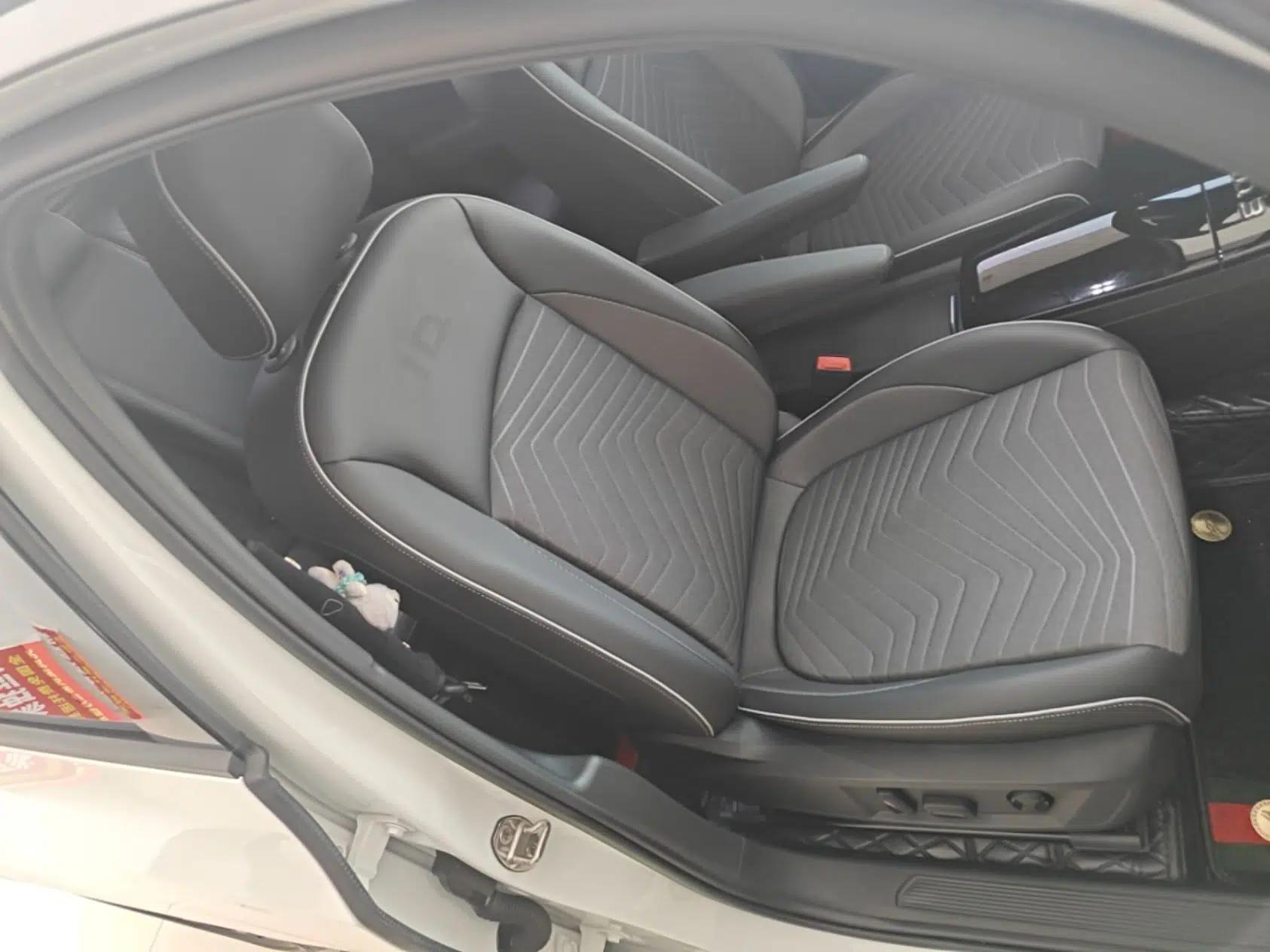 Volkswagen ID.3 2024 Outstanding Edition — миниатюра 24