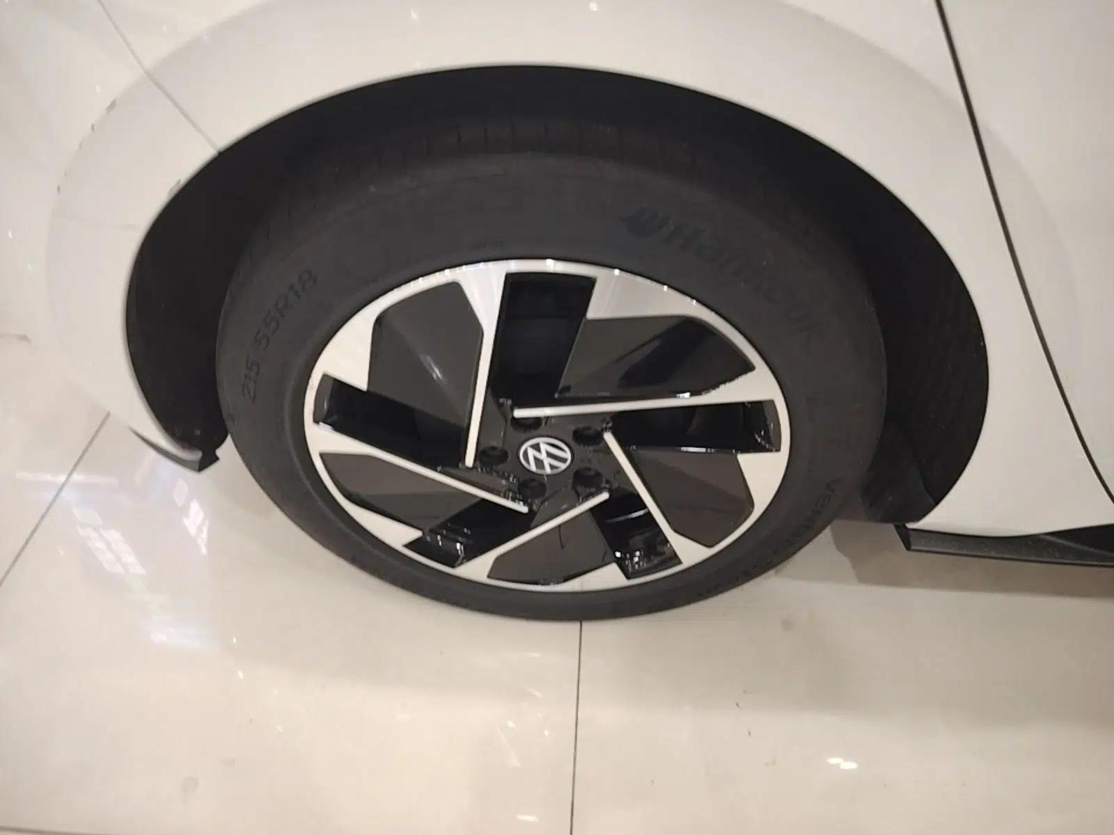 Volkswagen ID.3 2024 Outstanding Edition — миниатюра 11