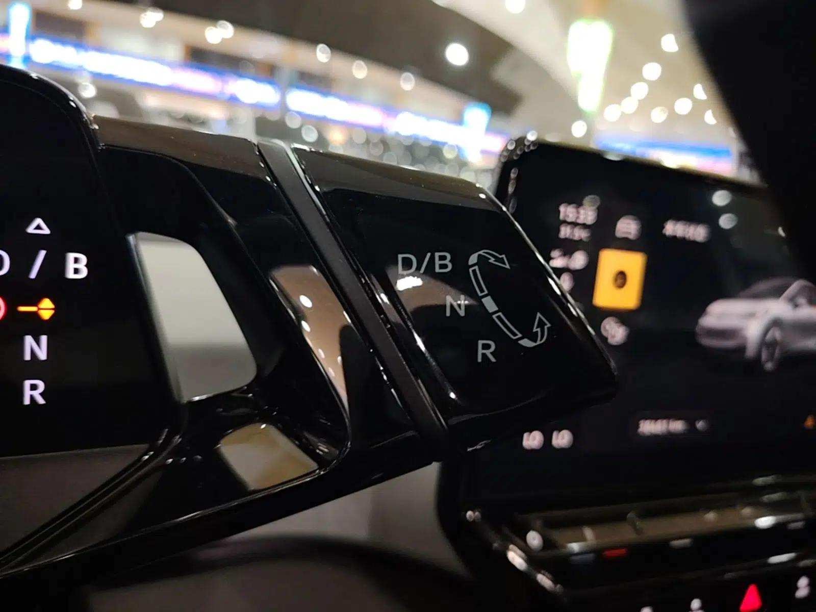 Volkswagen ID.3 2024 Outstanding Edition — миниатюра 16