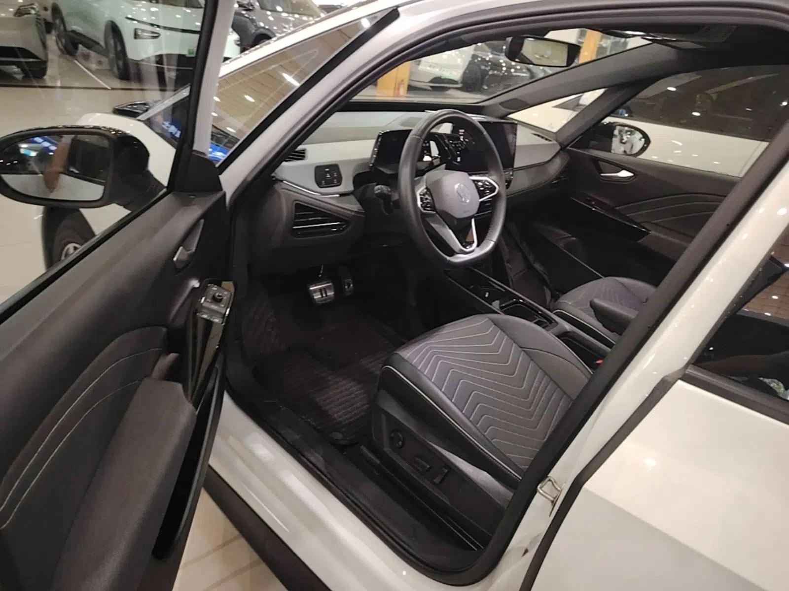 Volkswagen ID.3 2024 Outstanding Edition — миниатюра 18