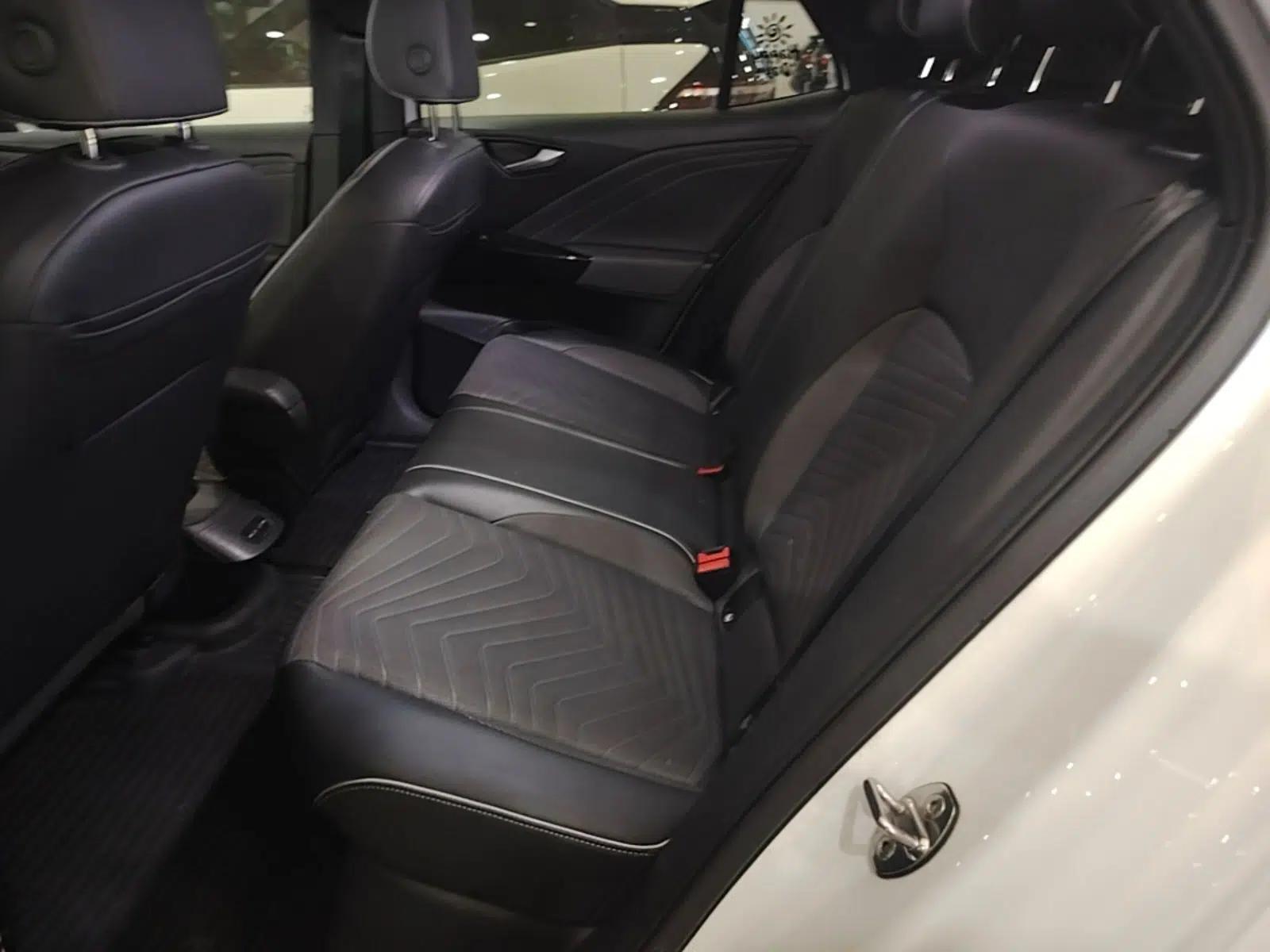 Volkswagen ID.3 2024 Outstanding Edition — миниатюра 20