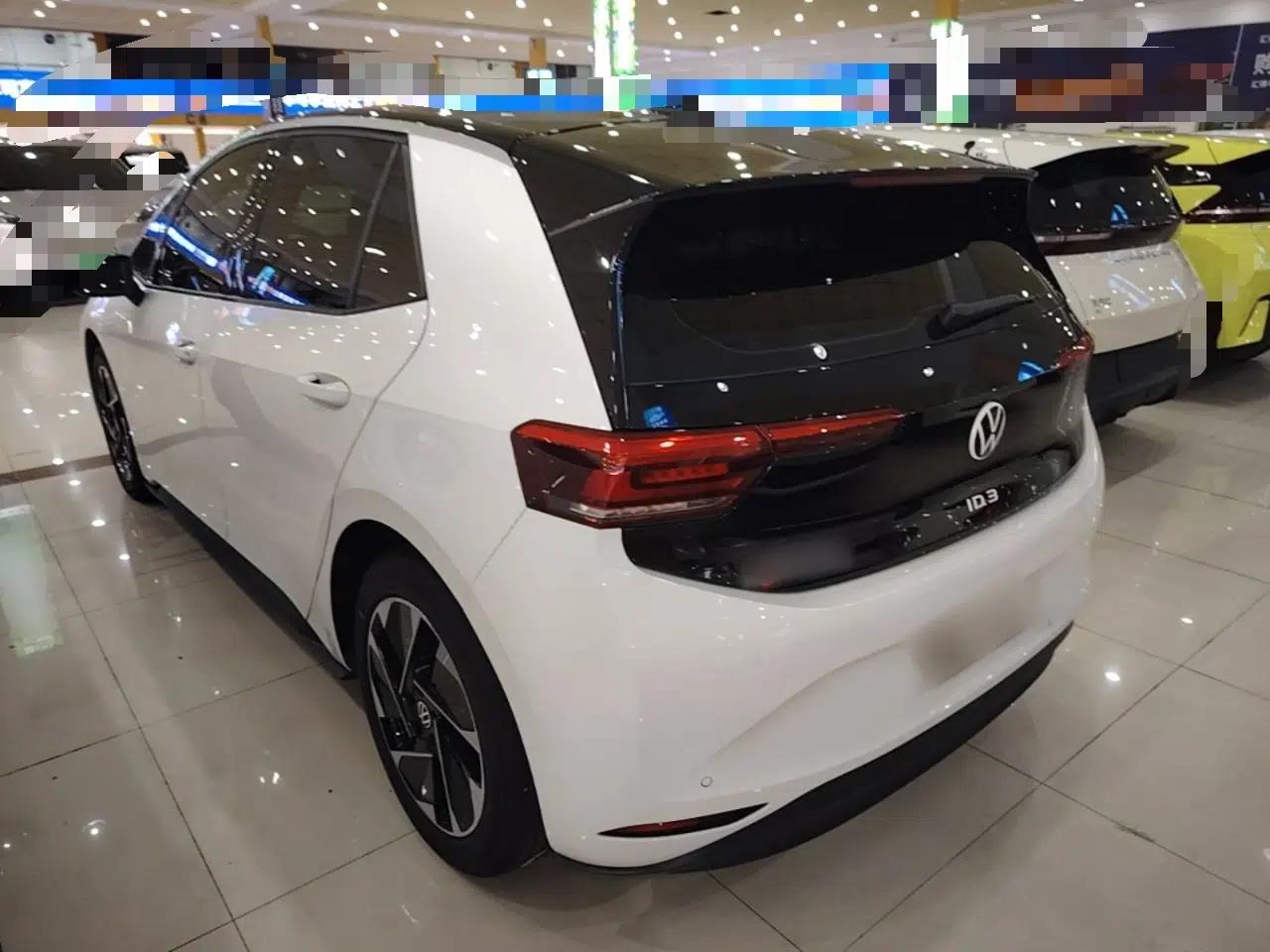 Volkswagen ID.3 2024 Outstanding Edition — миниатюра 4