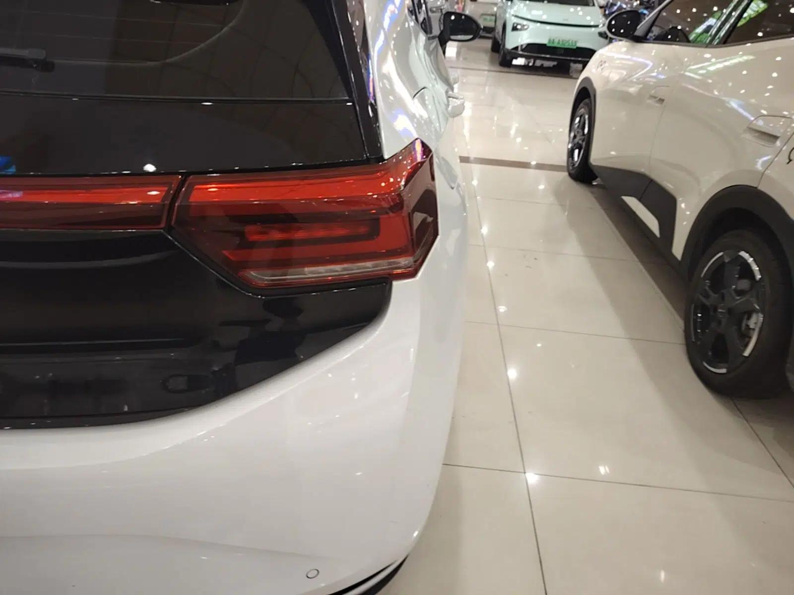 Volkswagen ID.3 2024 Outstanding Edition — миниатюра 9