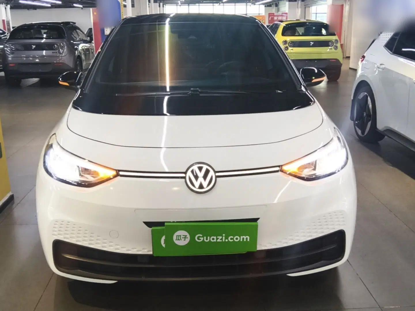 Volkswagen ID.3 2024 Outstanding Edition — миниатюра 2