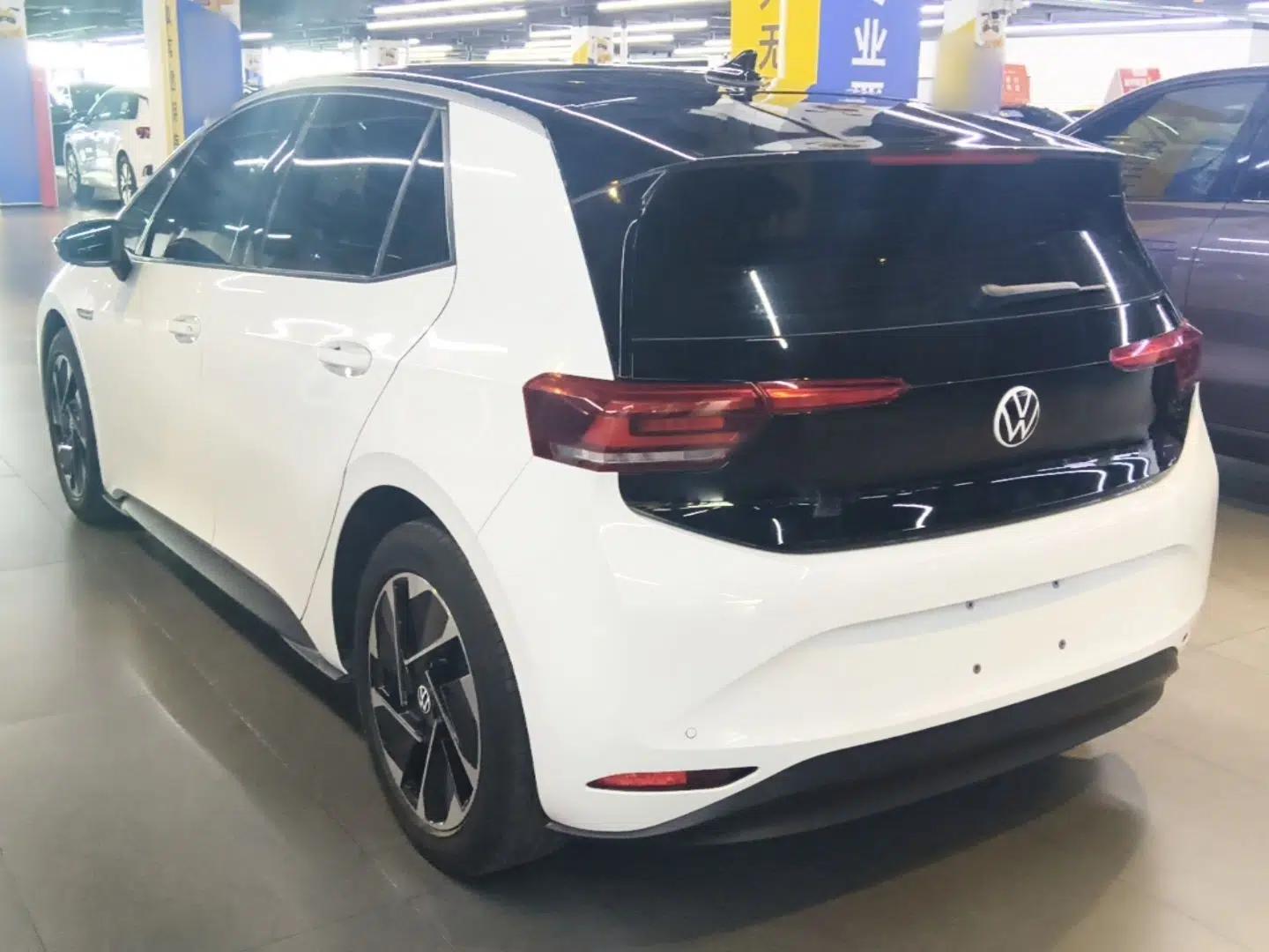 Volkswagen ID.3 2024 Outstanding Edition — миниатюра 4