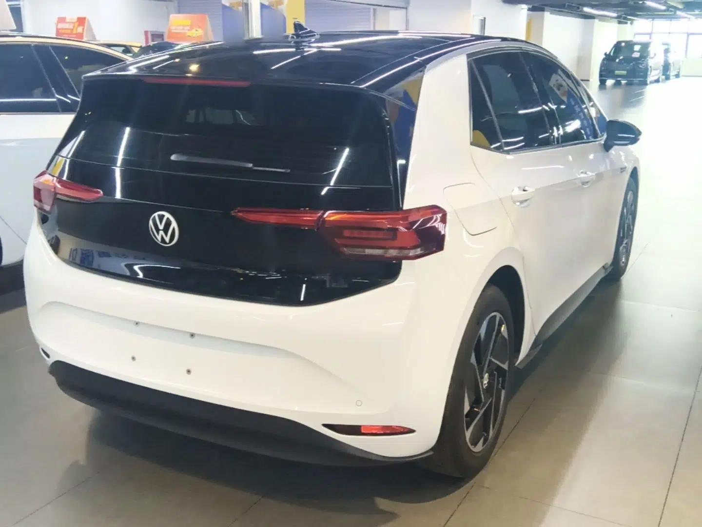 Volkswagen ID.3 2024 Outstanding Edition — миниатюра 6