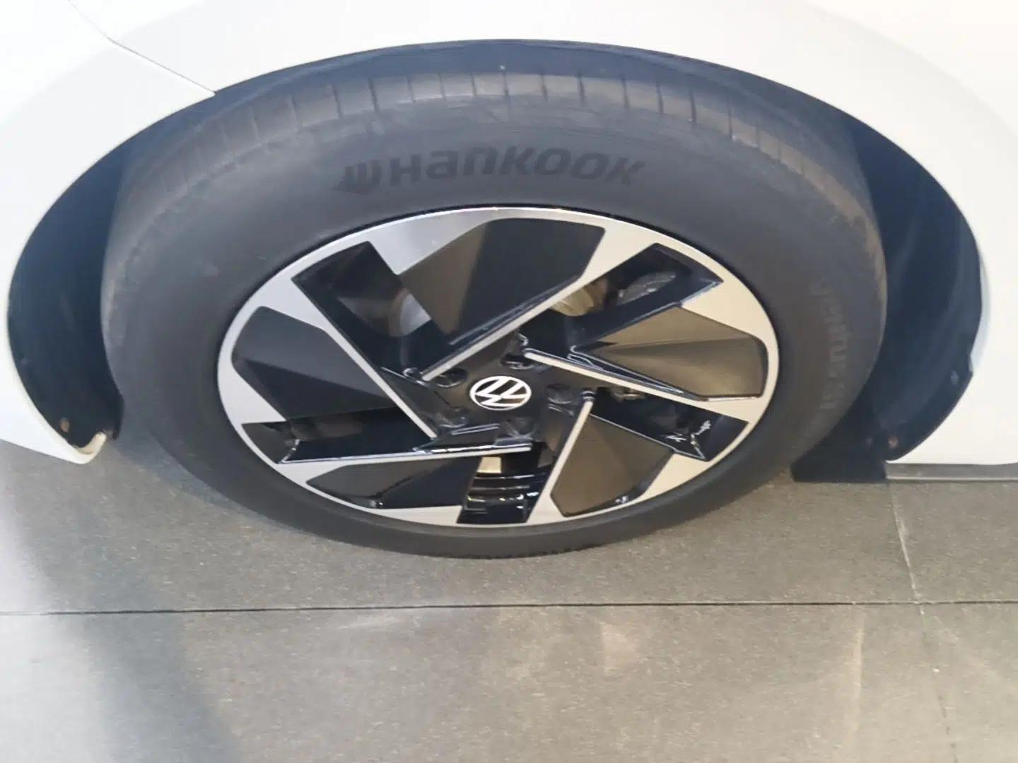 Volkswagen ID.3 2024 Outstanding Edition — миниатюра 10